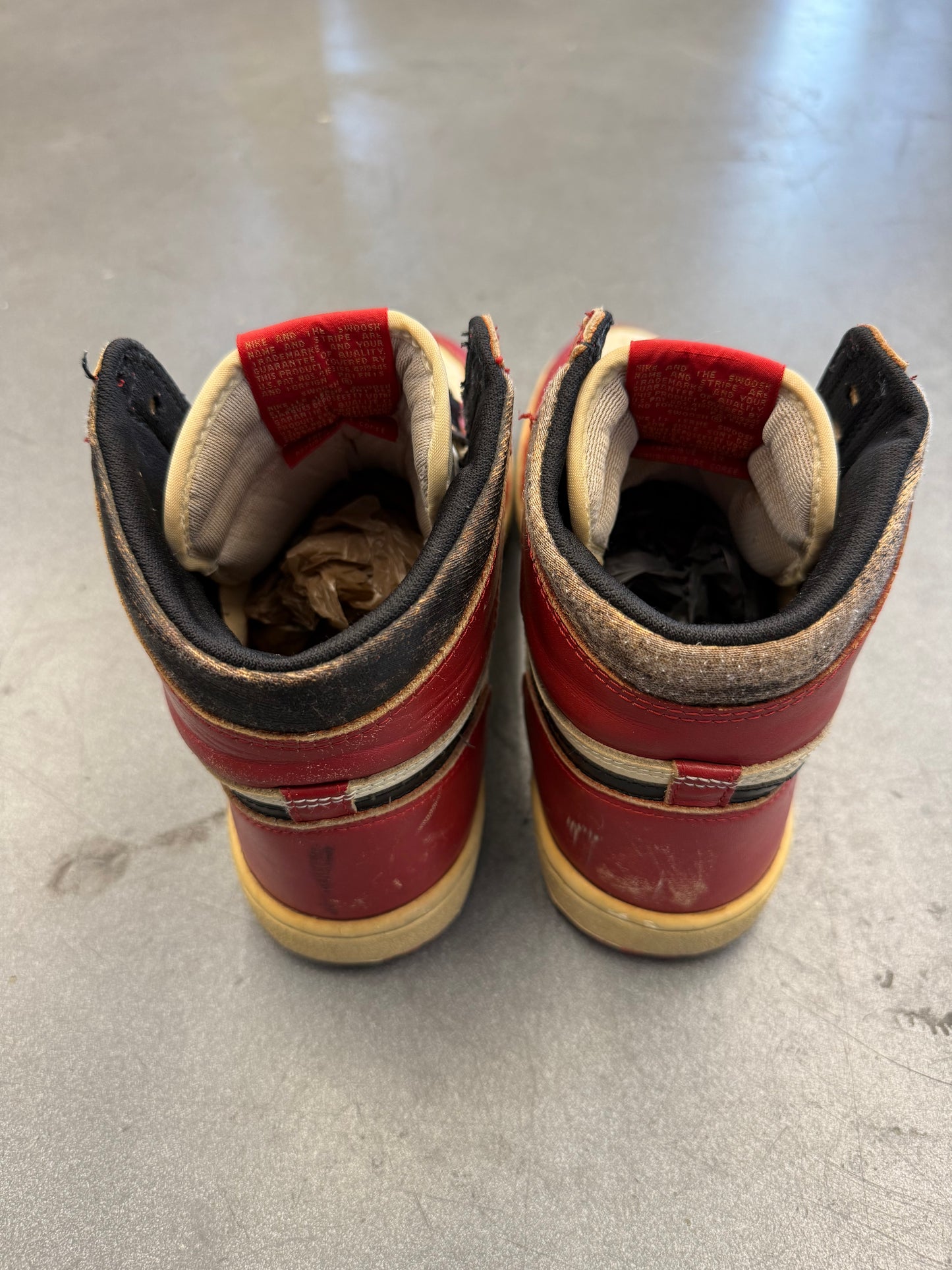 1985 SIZE 10.5 AIR JORDAN 1 CHICAGO (PRE-OWNED NO BOX)