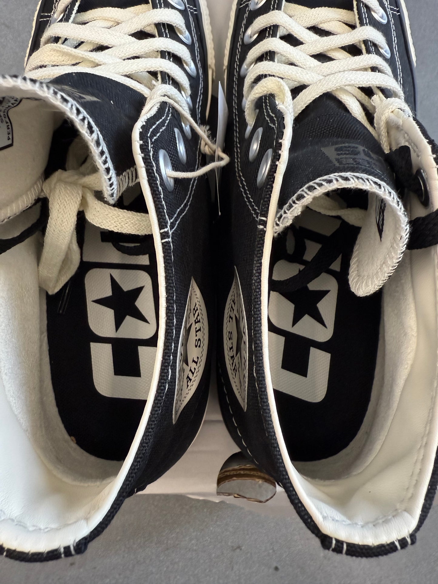 SIZE 8 CONVERSE CHUCK 70 HI - BLACK (WITH BOX)