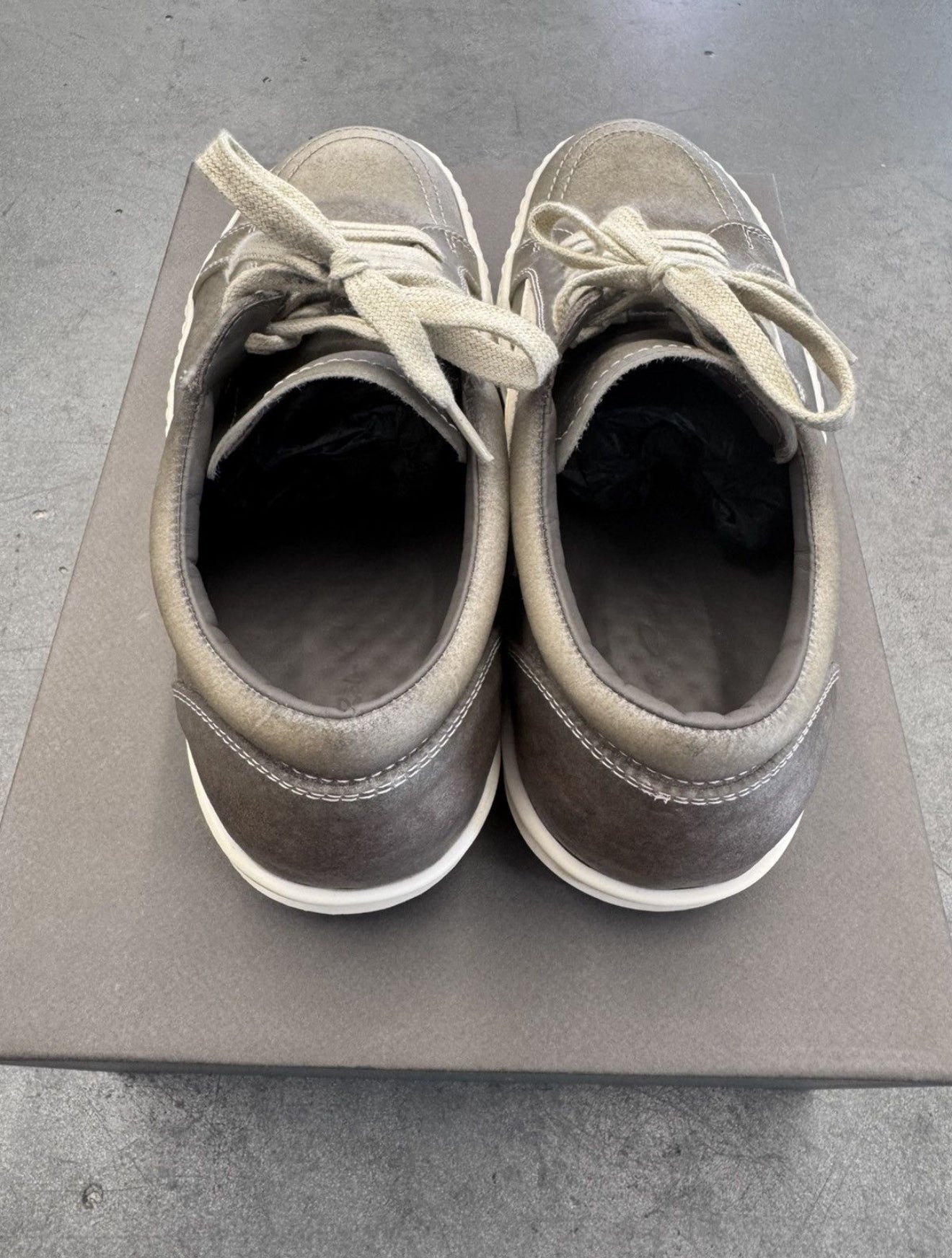 SIZE 40 RICK OWENS VINTAGE SNEAKS TRANSPARENT LEATHER DUST MILK (PRE-OWNED WITH BOX)