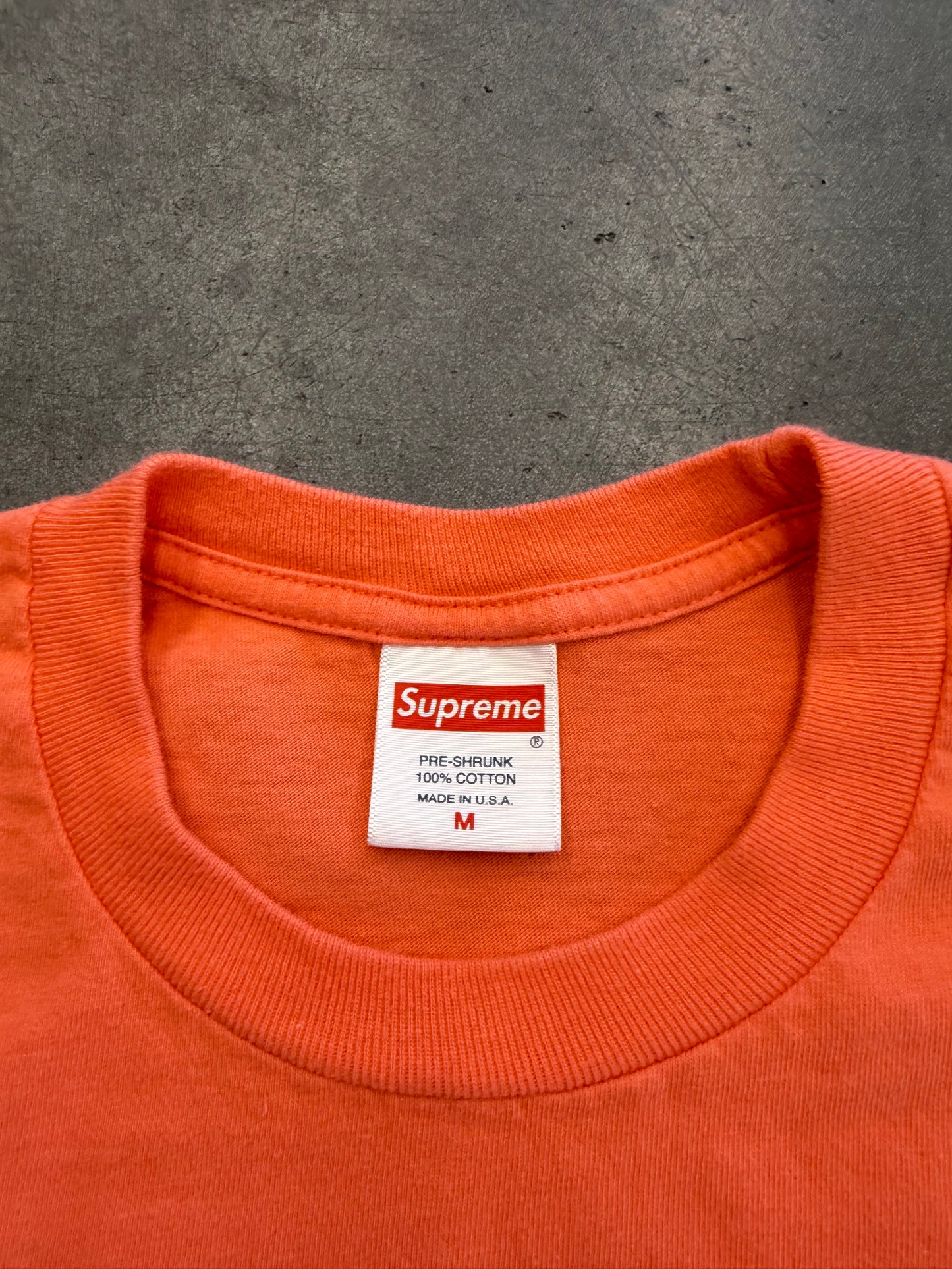 SS20 SUPREME PAINT LOGO TEE NEON ORANGE MEDIUM