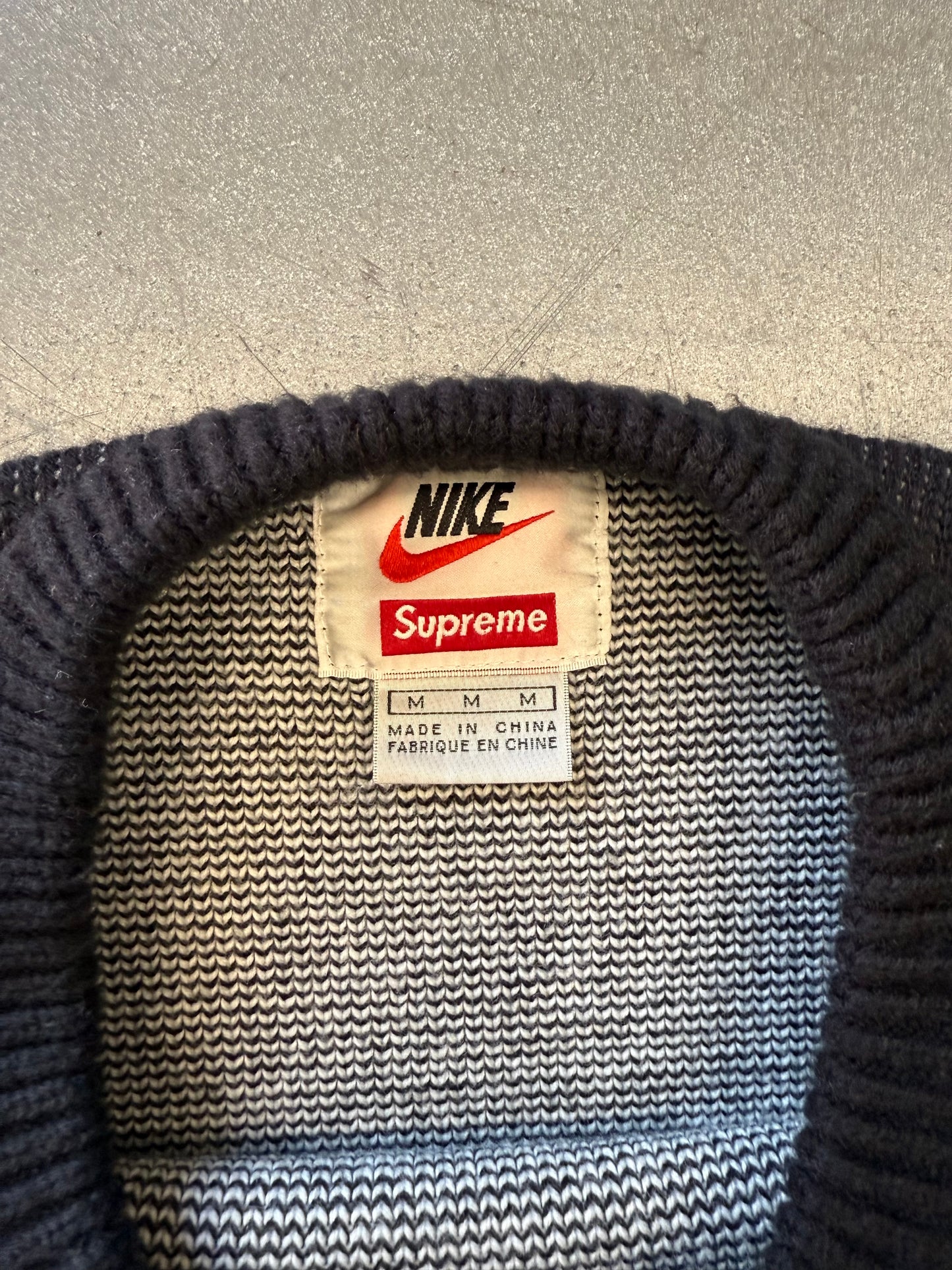 SS19 SUPREME NIKE SWOOSH SWEATER BLACK/WHITE