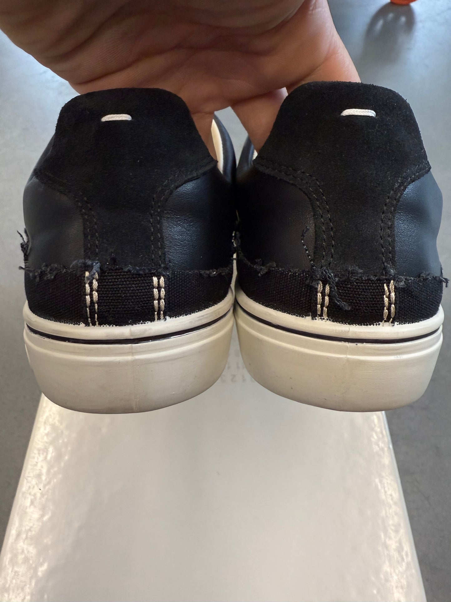 SIZE 40 MAISON MARGIELA NEW EVOLUTION - BLACK (PRE-OWNED WITH BOX)