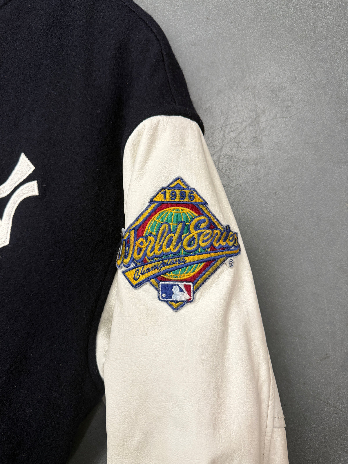 1996 MLB WORLD SERIES CHAMPIONS NEW YORK YANKEES WOOL & LEATHER VARSITY JACKET (MIRAGE TAG)