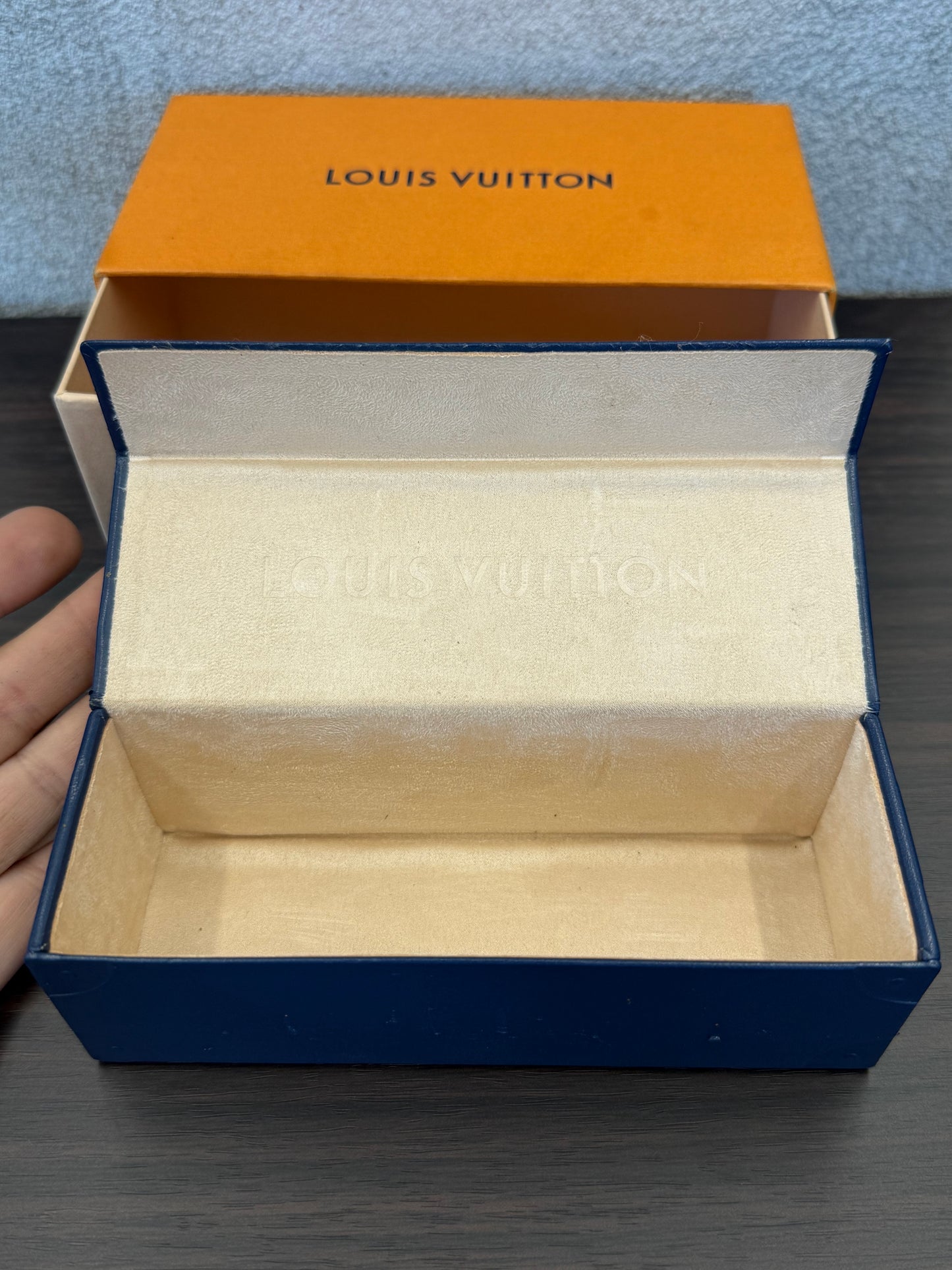 LOUIS VUITTON X SUPREME PHARREL DOWNTOWN SUNGLASSES - WHITE (WITH BOX & CASE)