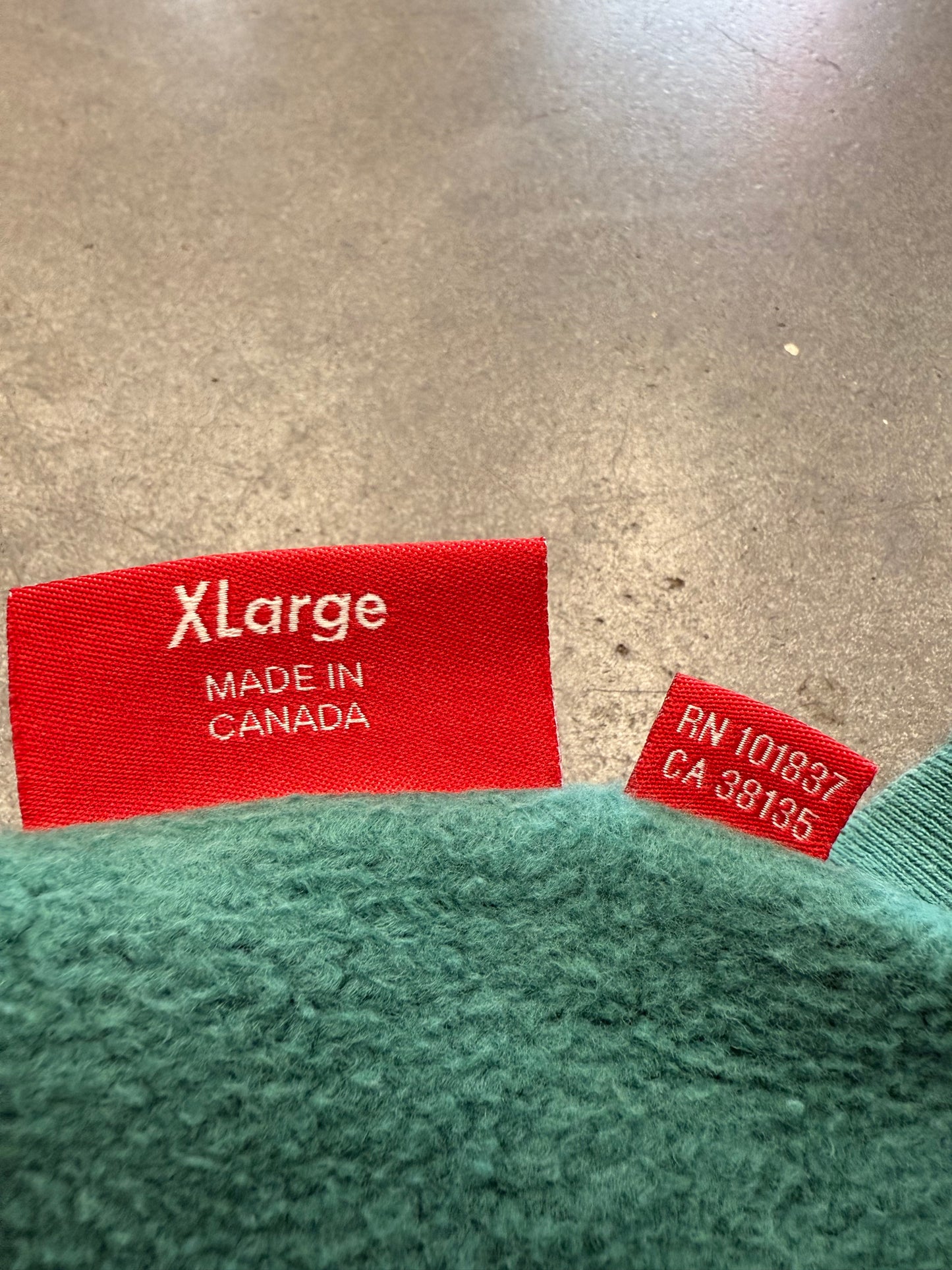 FW18 SUPREME WORLD FAMOUS CREWNECK DARK TEAL