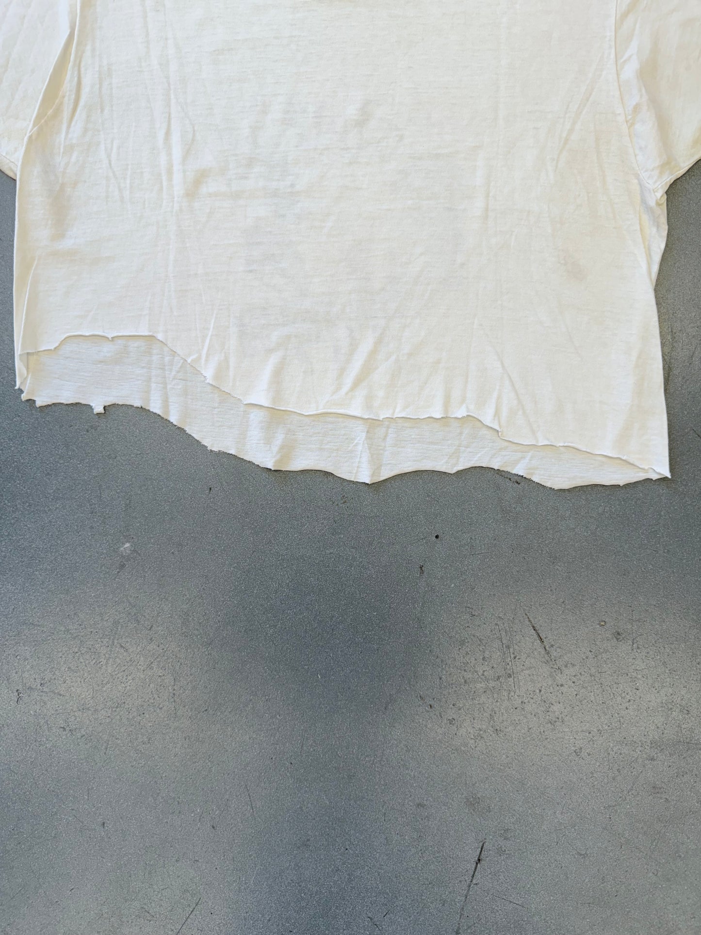 1983 THE CRAMPS SMELL OF FEMALE CROPPED TEE (PULLED TAG)