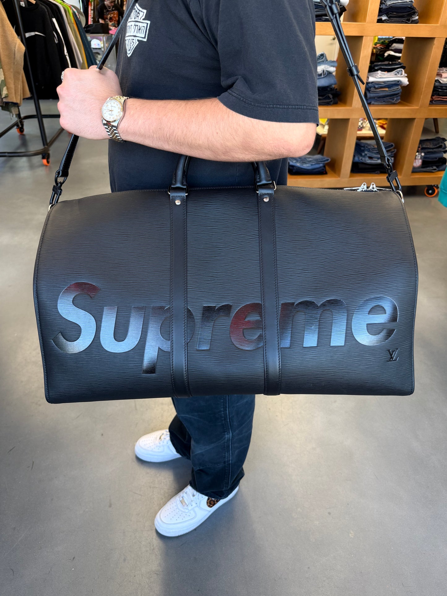 2017 LOUIS VUITTON SUPREME KEEPALL BANDOULIERE 55 EPI BLACK BAG (PRE-OWNED)