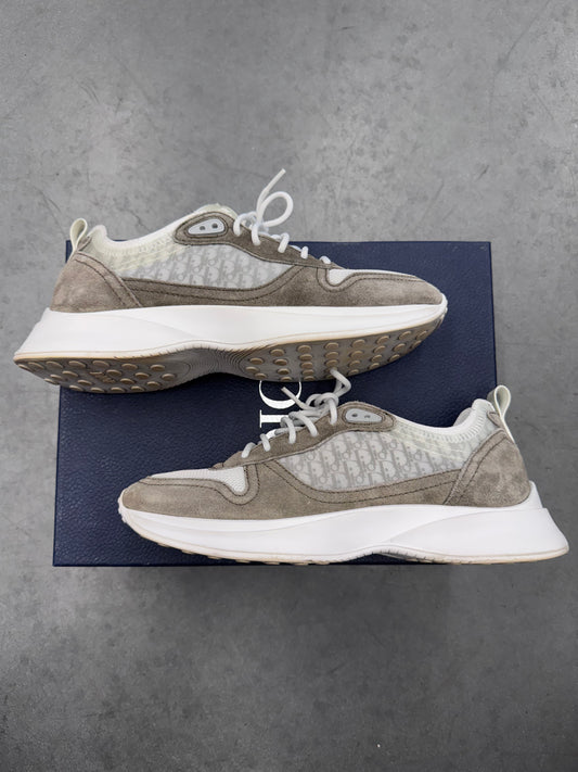 SIZE 42 DIOR B25 RUNNER SNEAKER (PRE-OWNED WITH BOX)
