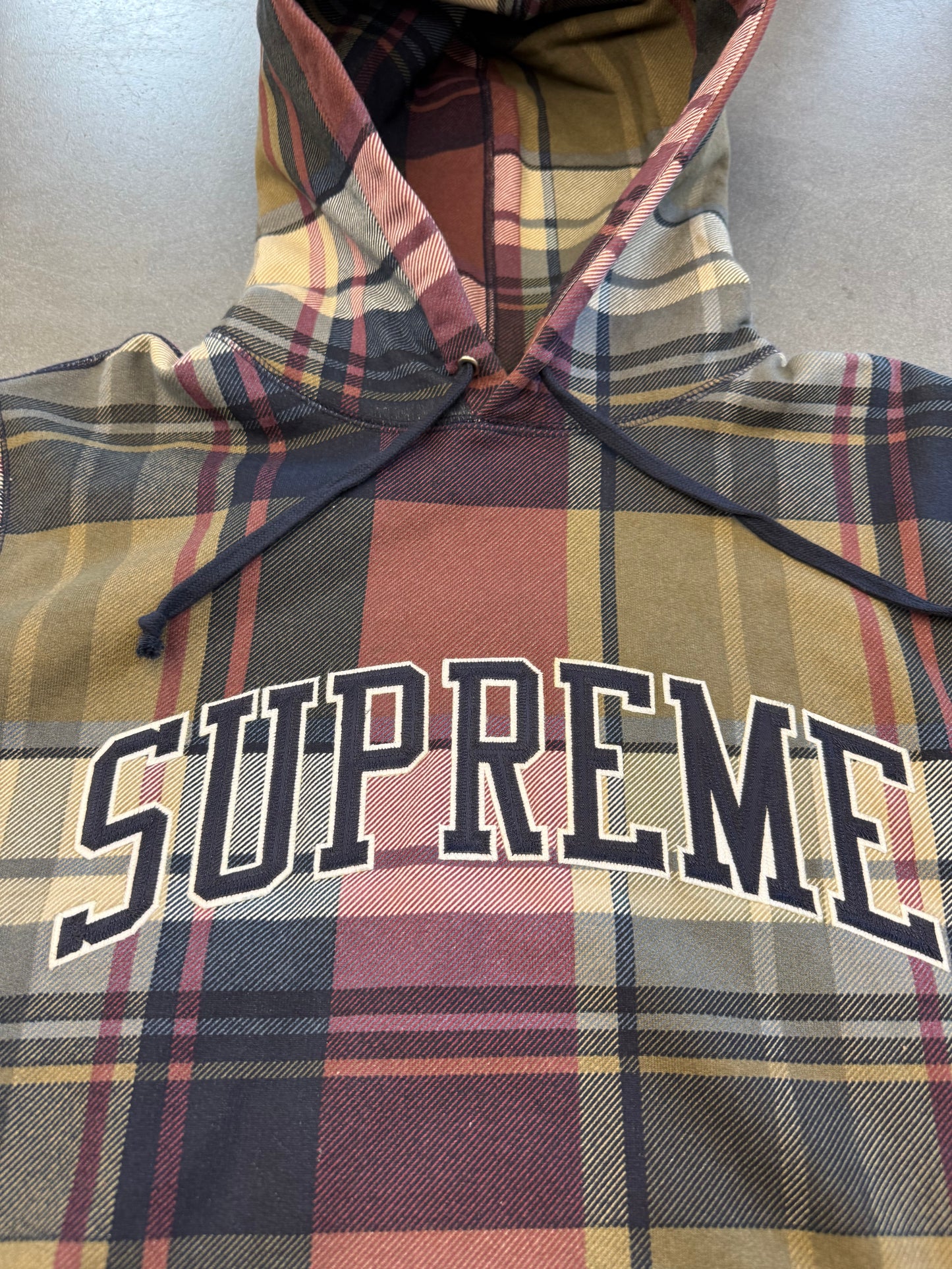 FW14 SUPREME ARC LOGO PLAID HOODIE