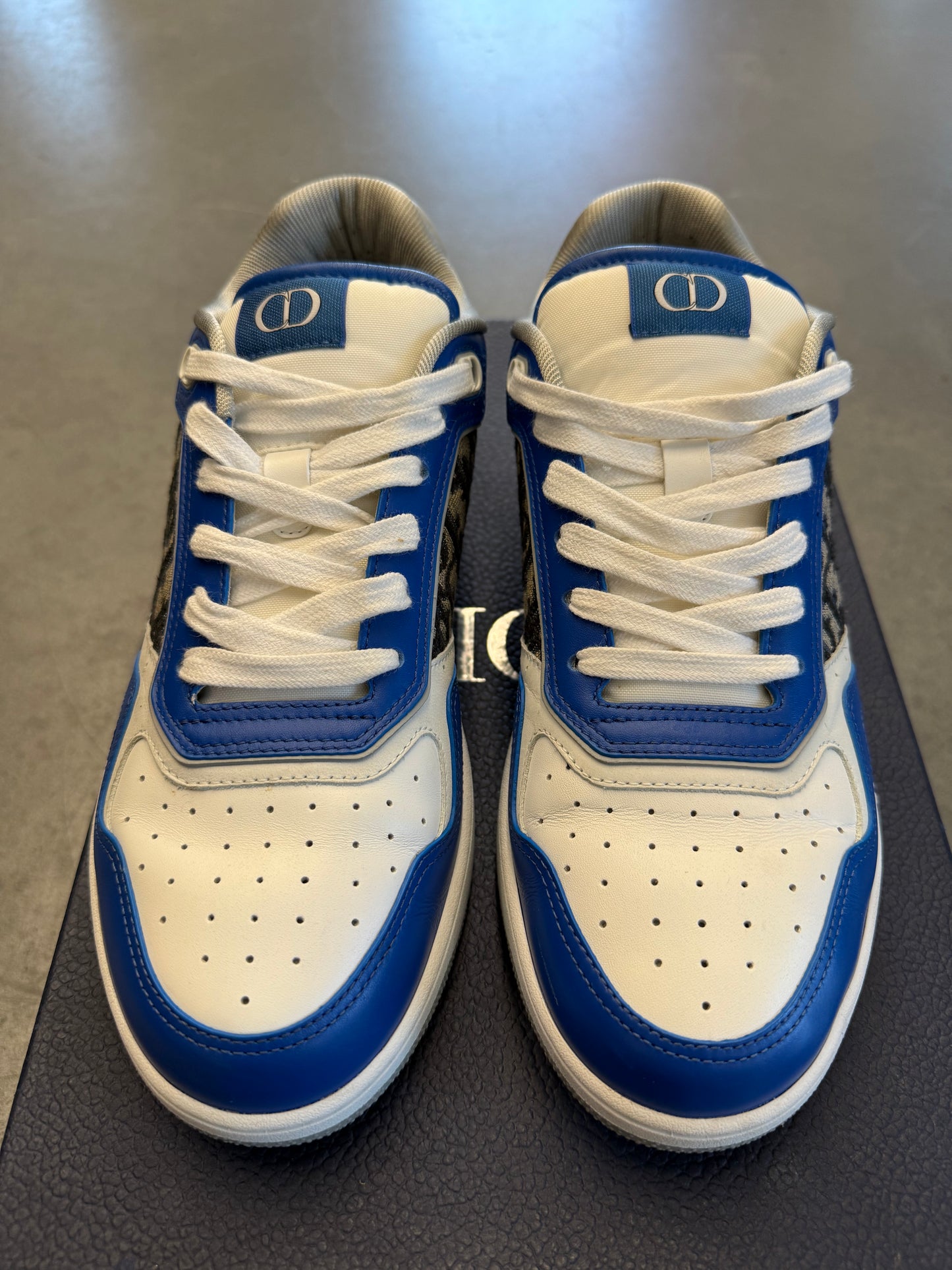 DIOR SIZE 43 B27 OBLIQUE LOW TOP SNEAKER (BLUE) (PRE-OWNED NO BOX)