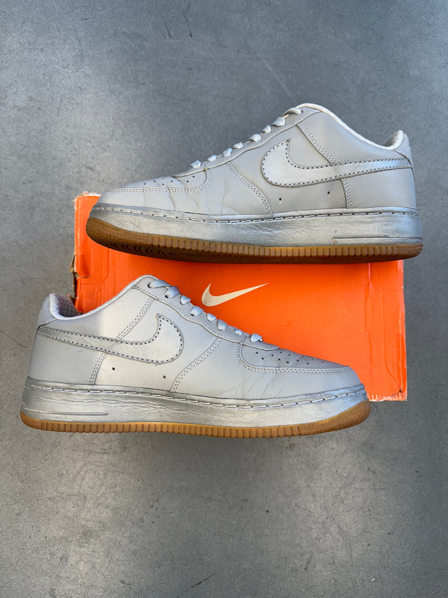 2008 SIZE 9.5 NIKE AIR FORCE 1 LOW 1WORLD KRINK (PRE-OWNED WITH REPLACEMENT BOX)