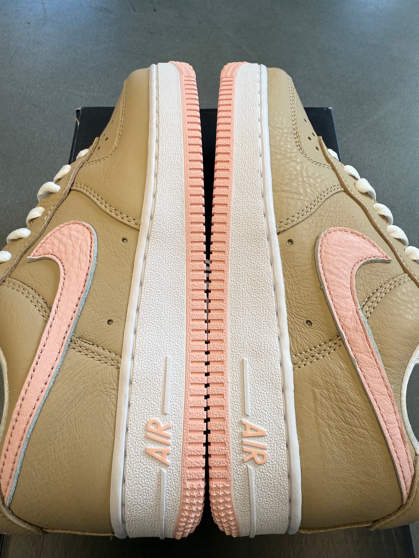 2024 SIZE 5.5 NIKE AIR FORCE 1 LOW LINEN (NEW WITH BOX)