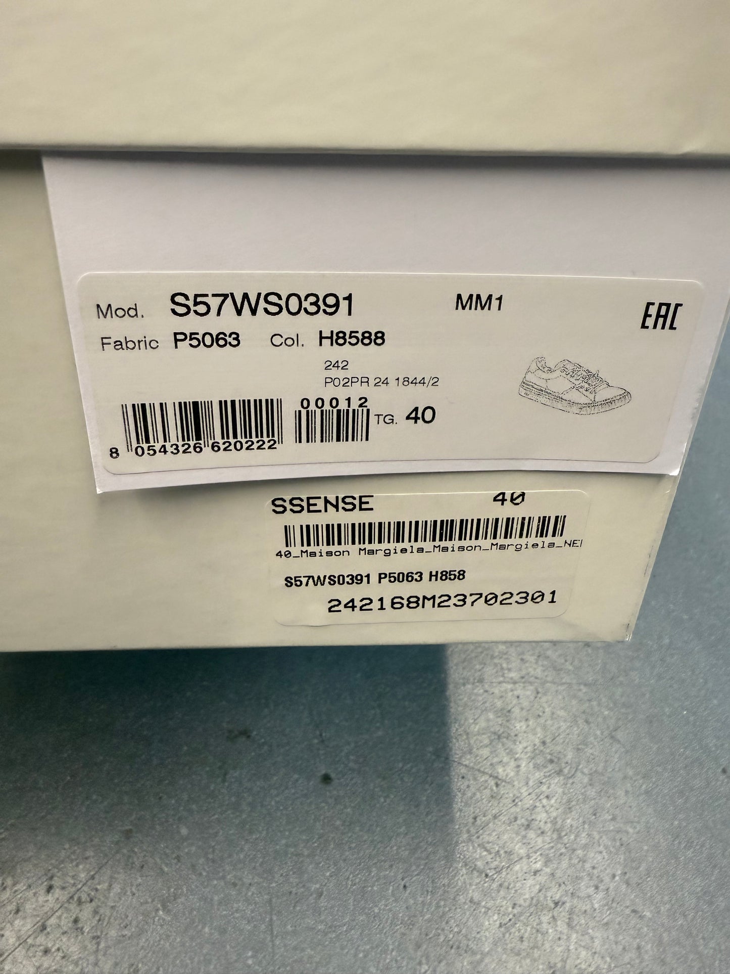 SIZE 40 MAISON MARGIELA NEW EVOLUTION - BLACK (PRE-OWNED WITH BOX)