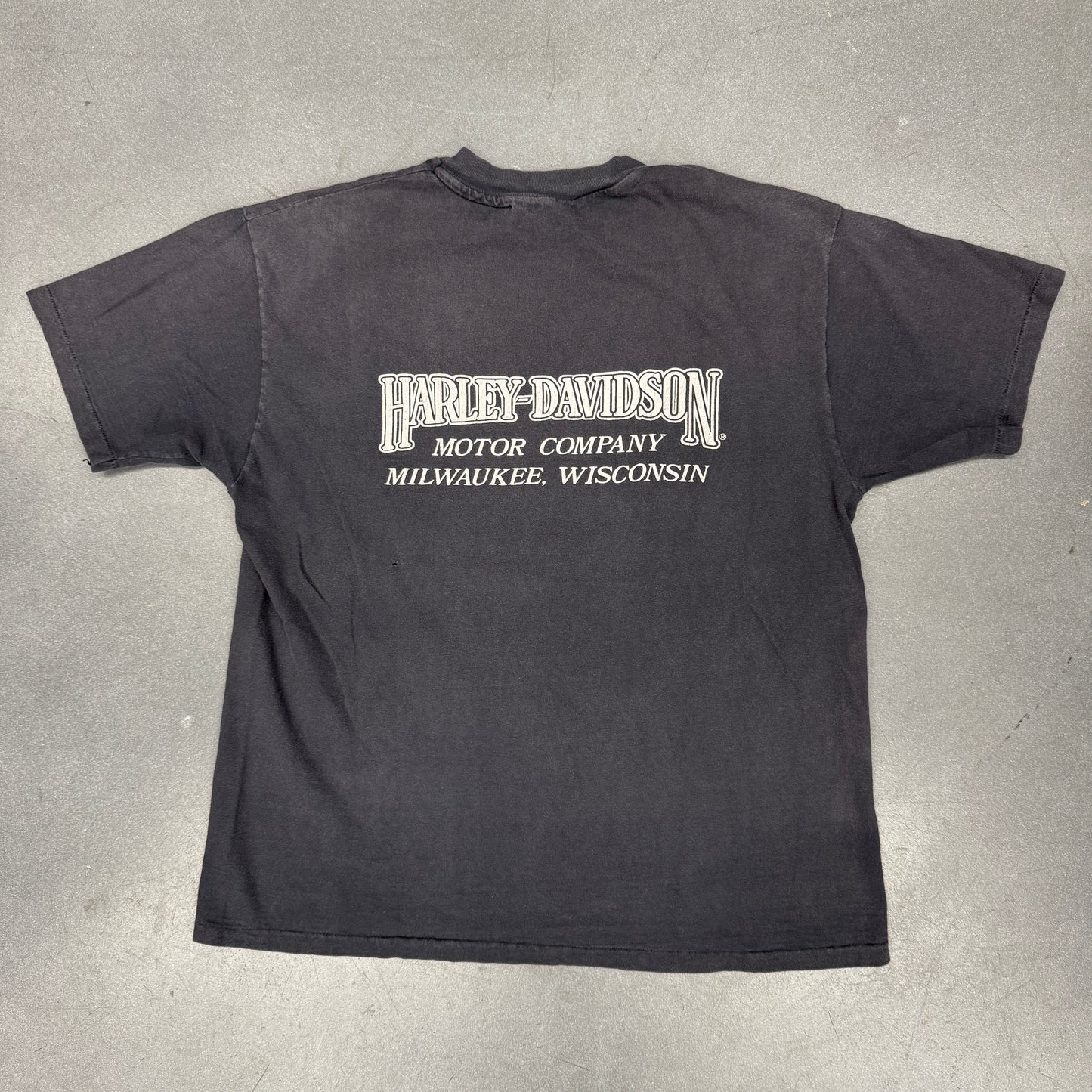 1987 HARLEY-DAVIDSON MOTOR COMPANY MILWAUKEE WISCONSIN GUY ON CHOPPER TEE (PULLED TAG)