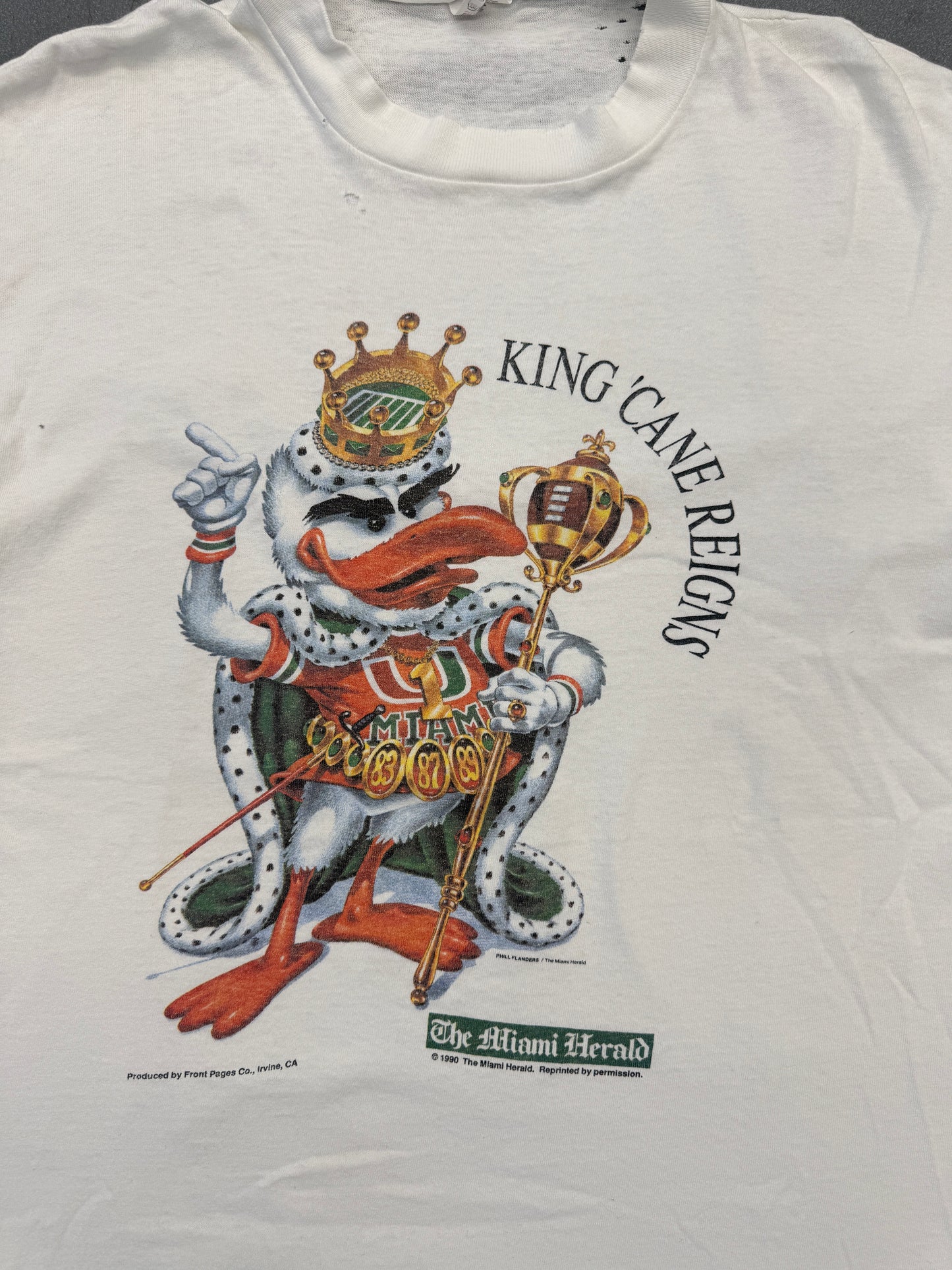 1990 THE MIAMI HERALD "KING 'CANE REIGNS" UNIVERSITY OF MIAMI TEE (STEDMAN TAG)