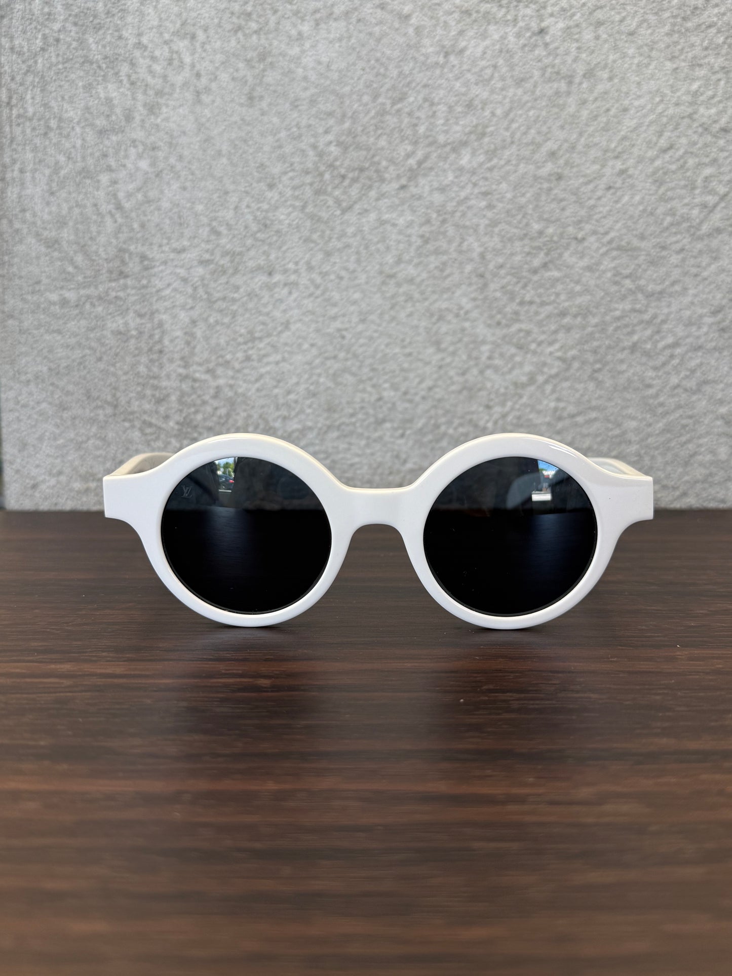 LOUIS VUITTON X SUPREME PHARREL DOWNTOWN SUNGLASSES - WHITE (WITH BOX & CASE)