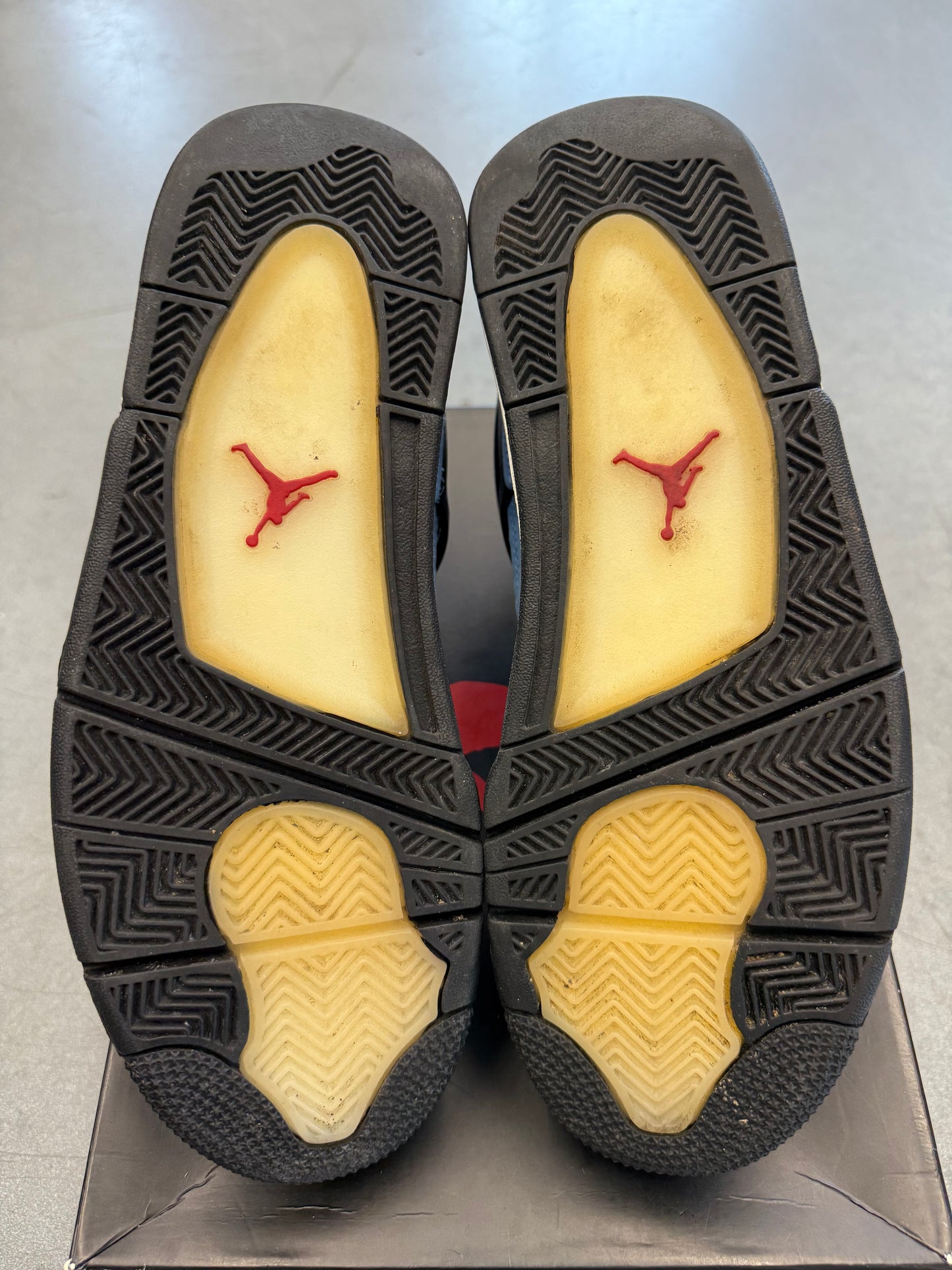 SIZE 10 JORDAN 4 RETRO TRAVIS SCOTT CACTUS JACK (PRE-OWNED WITH BOX)