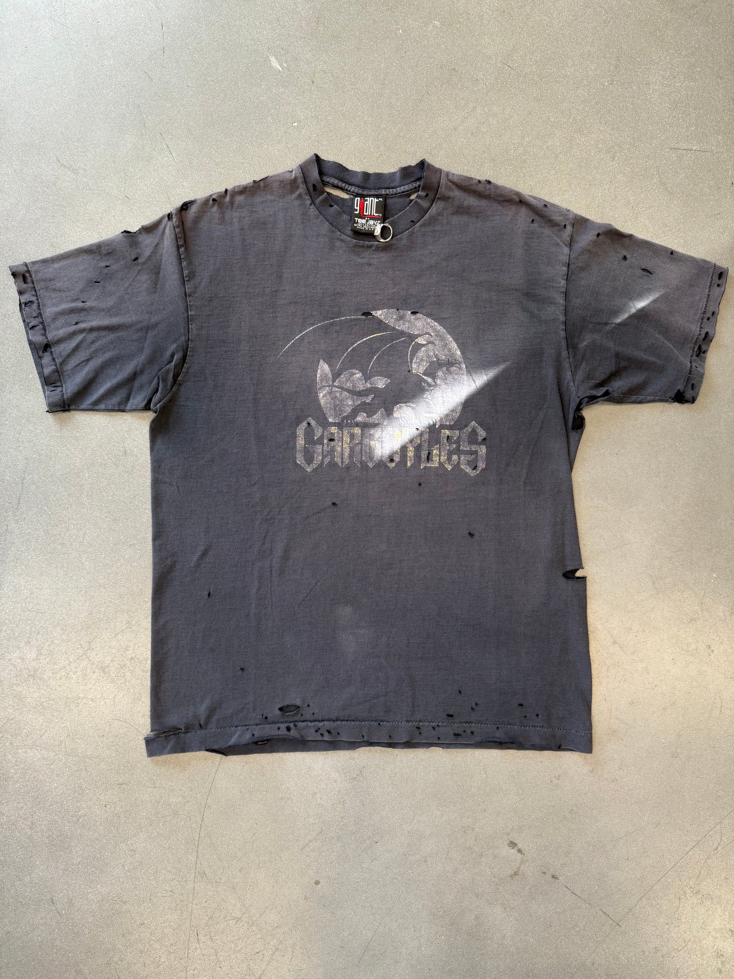 90S GARGOYLES THRASHED TEE (GIANT TAG)