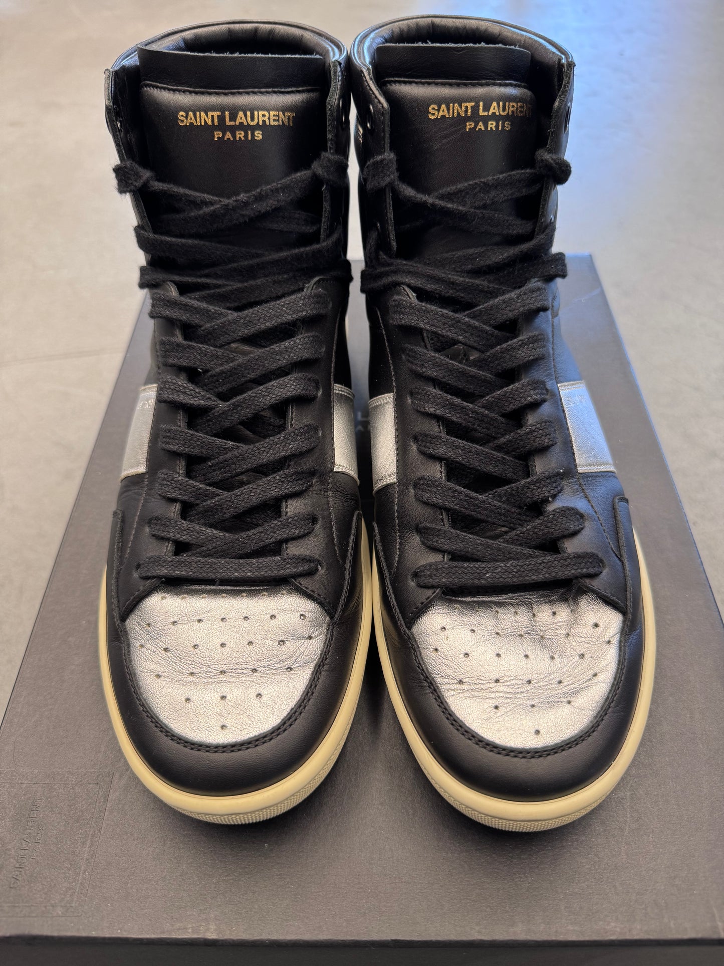 SIZE 40.5 YSL SAINT LAURENT PARIS HI TOP LEATHER SNEAKERS BLACK/SILVER (PRE-OWNED WITH BOX)