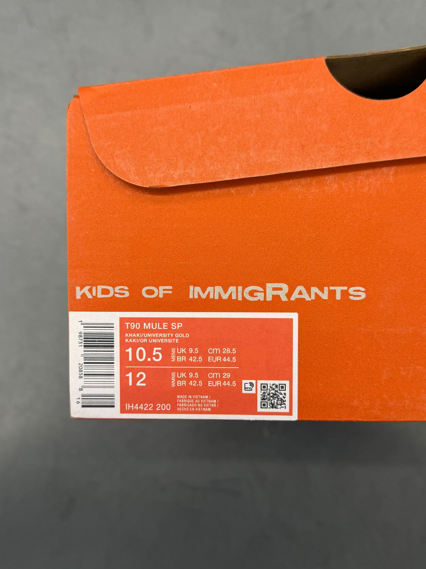 2026 NIKE TOTAL 90 MULE - KIDS OF IMMIGRANTS KHAKI