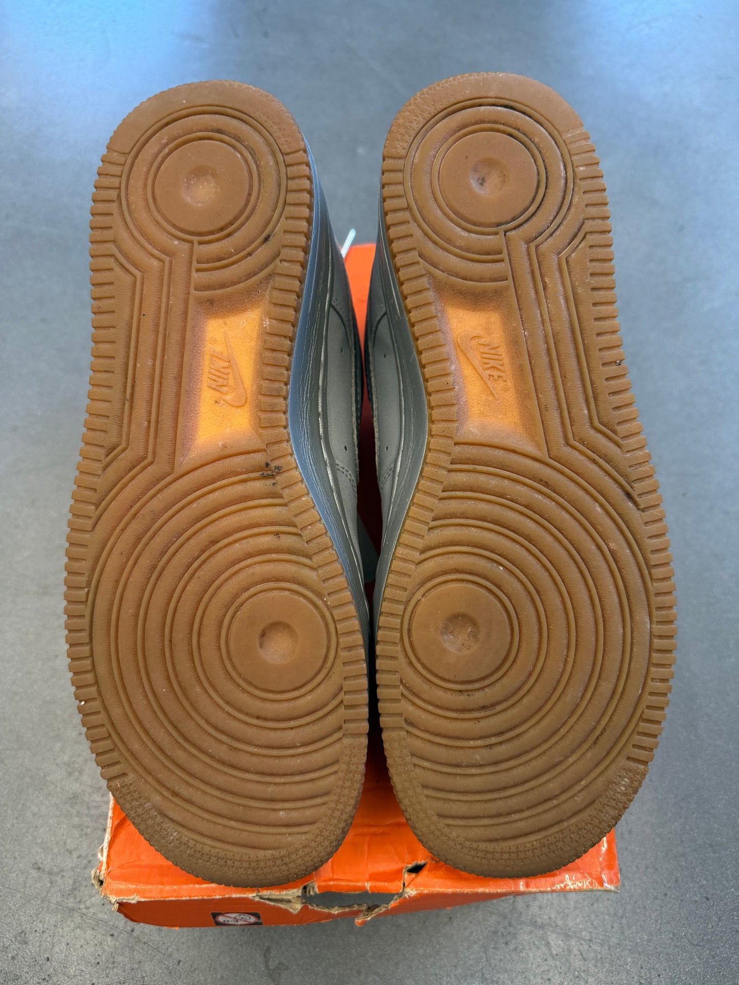 2008 SIZE 9.5 NIKE AIR FORCE 1 LOW 1WORLD KRINK (PRE-OWNED WITH REPLACEMENT BOX)