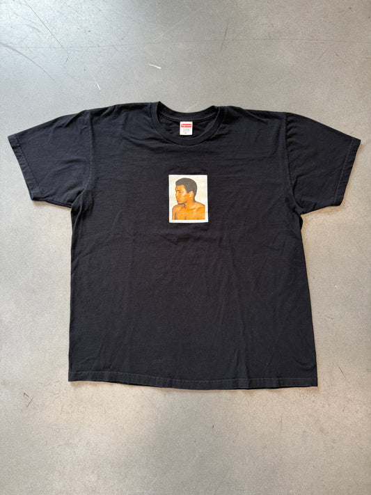 SS16 SUPREME ALIWARHOL TEE - BLACK (XL)