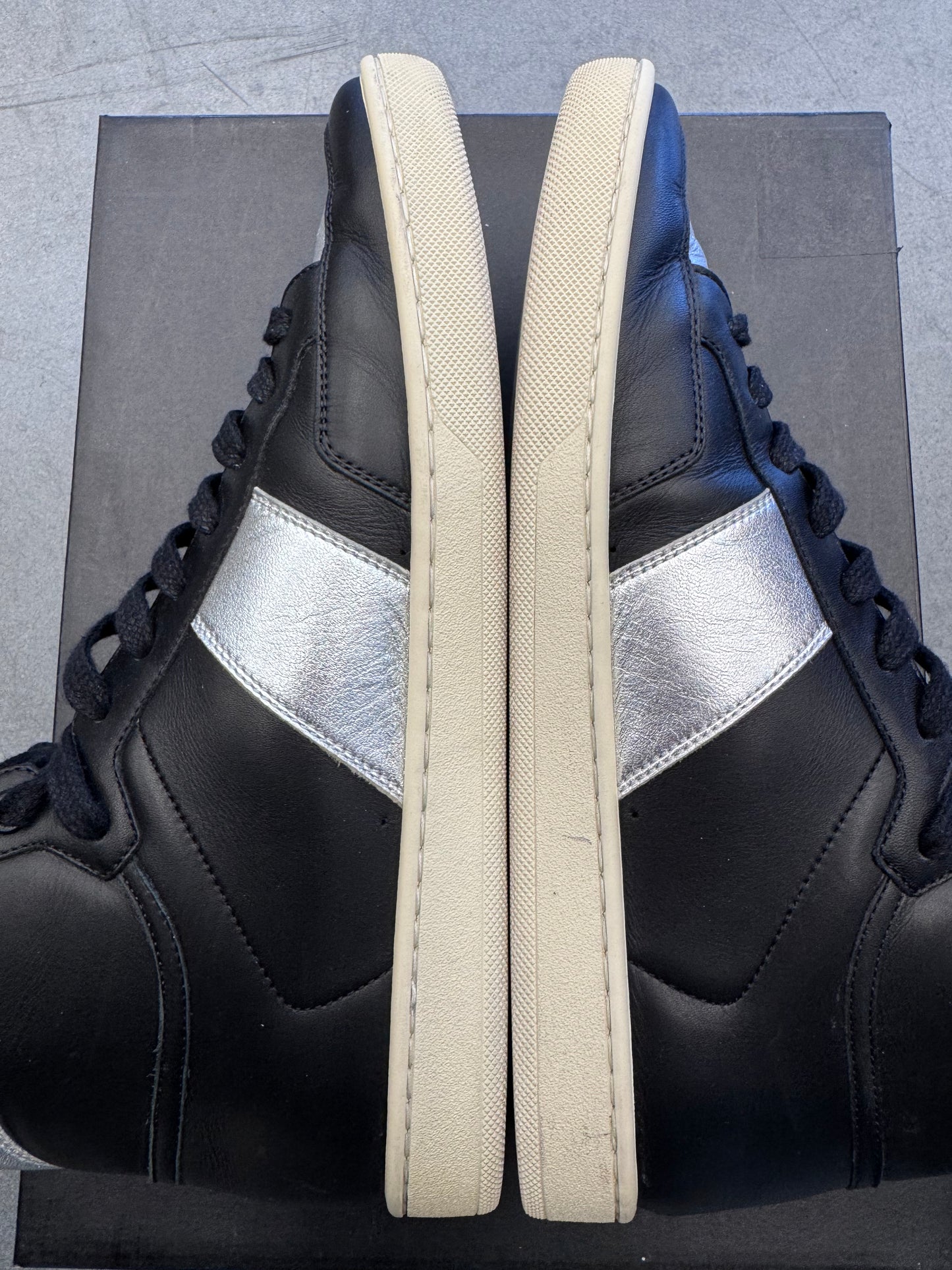 SIZE 40.5 YSL SAINT LAURENT PARIS HI TOP LEATHER SNEAKERS BLACK/SILVER (PRE-OWNED WITH BOX)