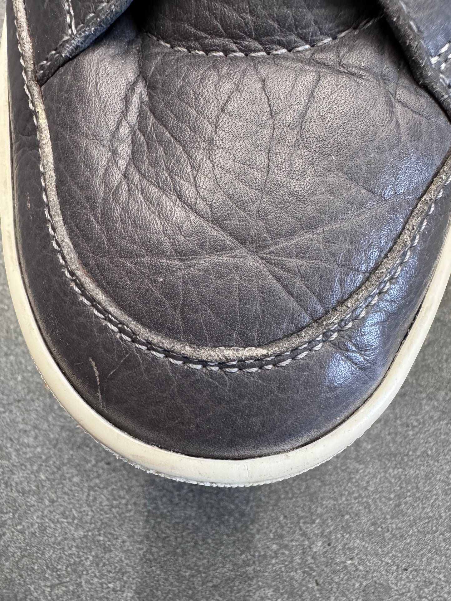 2009 SIZE 7 LOUIS VUITTON DON KANYE WEST 'ANTHRACITE' (PRE-OWNED NO BOX)