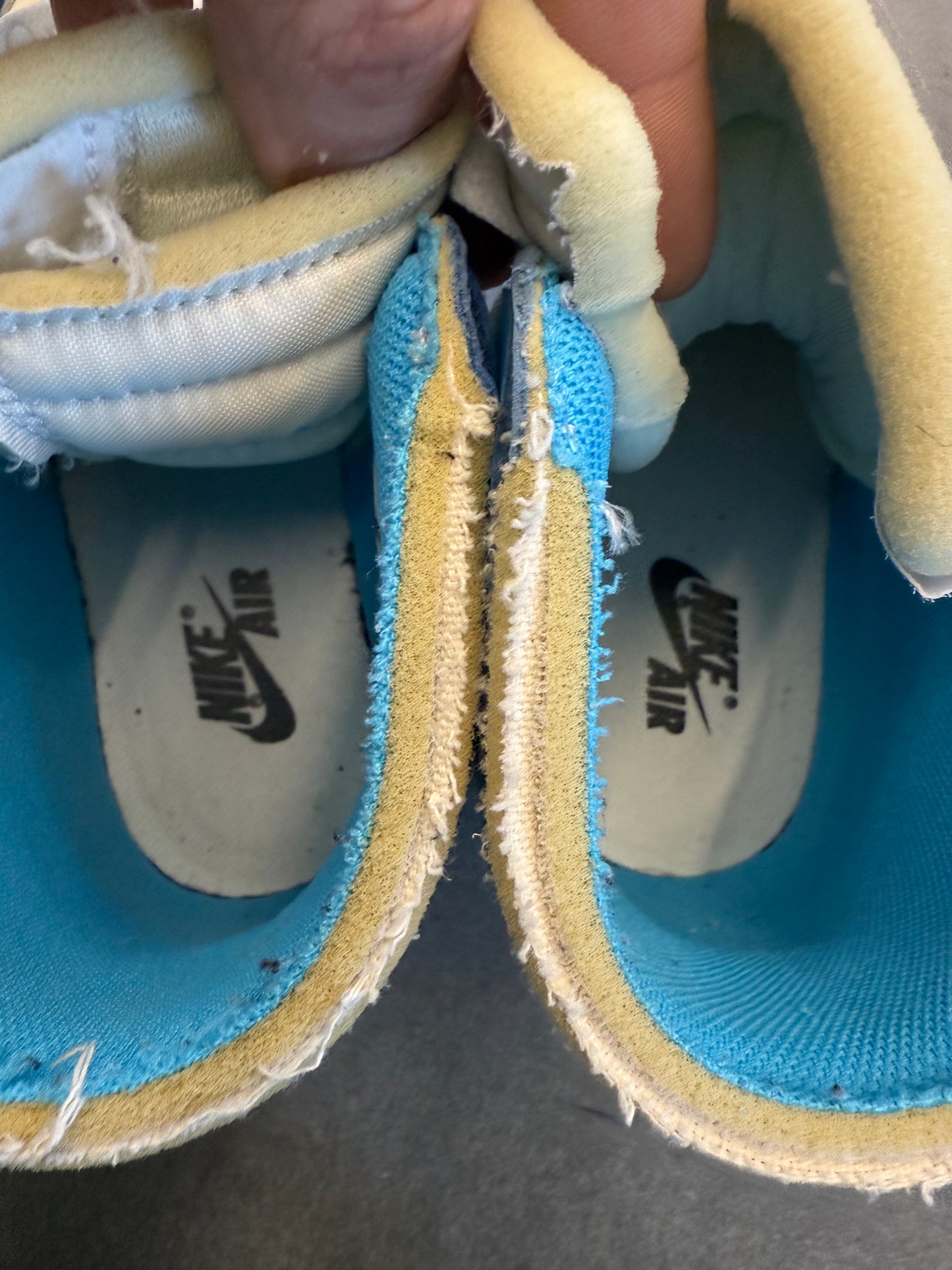 2018 SIZE 10.5 OFF-WHITE JORDAN 1 UNIVERSITY BLUE (PRE-OWNED NO BOX/LACES)