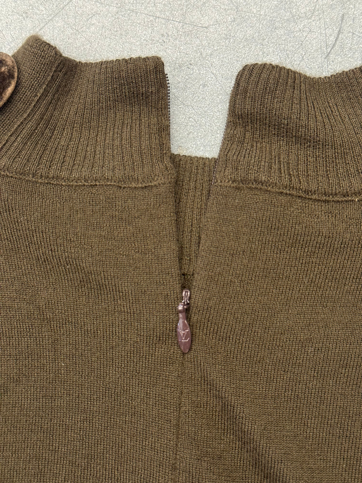 LOUIS VUITTON CASHMERE 3-BUTTON SHOULDER BACK-ZIP SWEATER