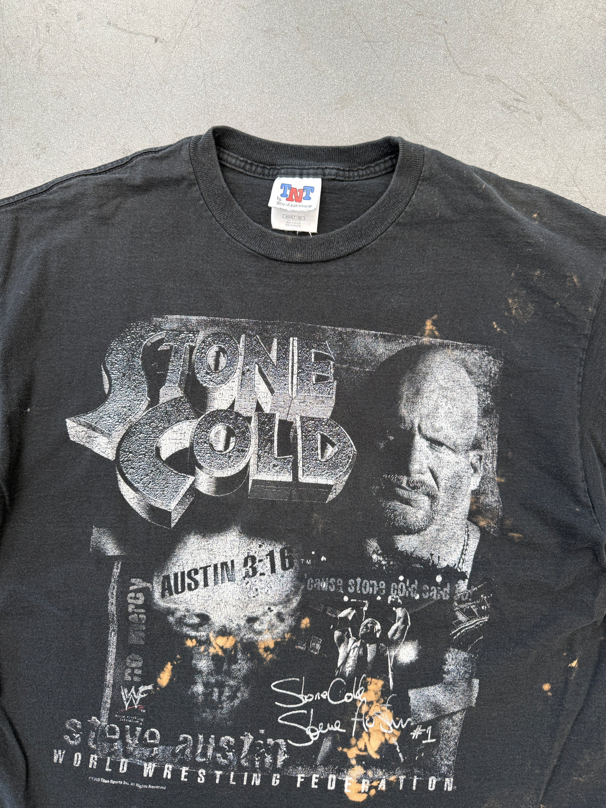 1999 STONE COLD STEVE AUSTIN WORLD WRESTLING FEDERATION BLEACHED TEE (TNT TAG)