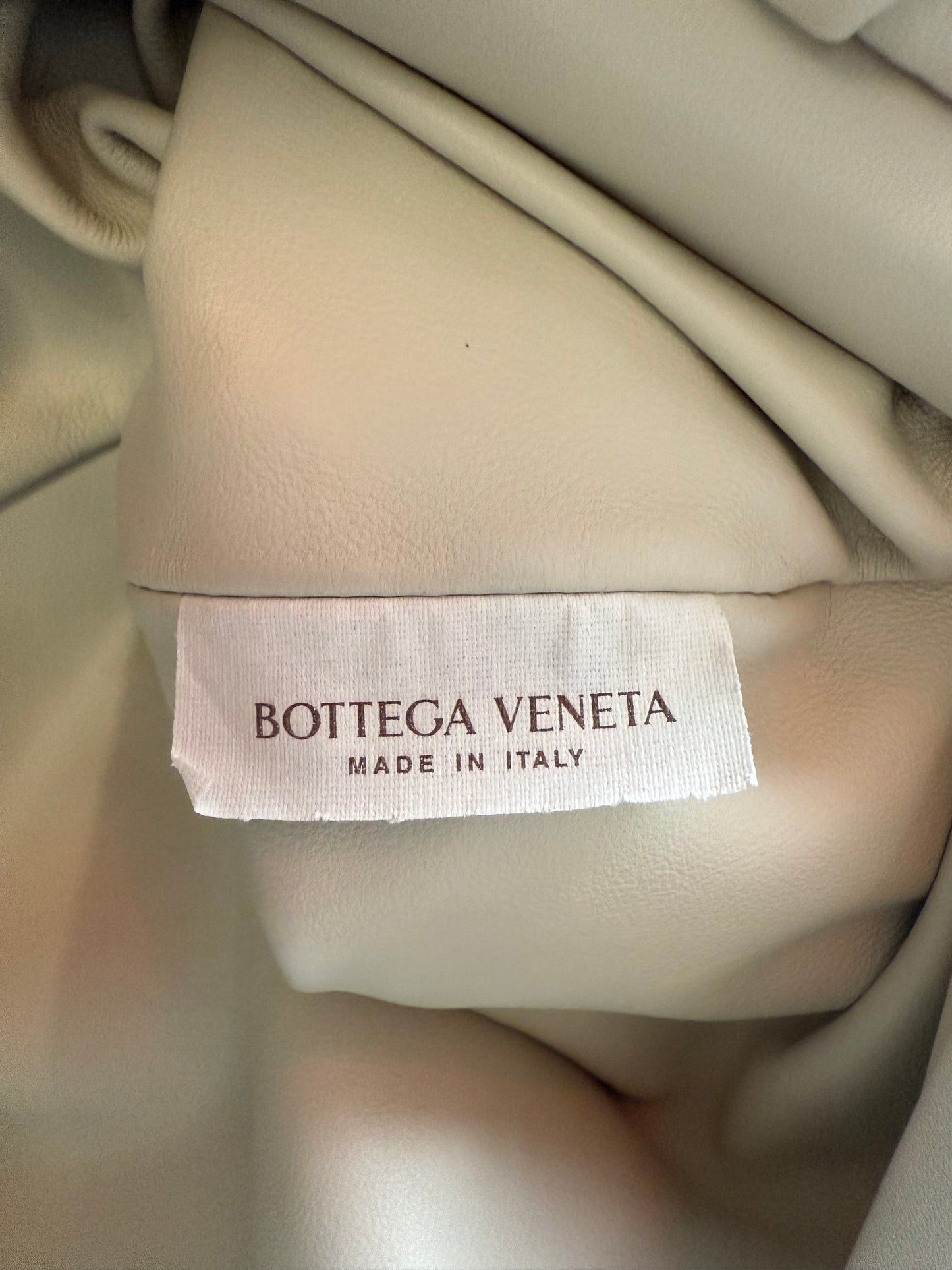 BOTTEGA VENETA LEATHER CHAIN POUCH HANDBAG - PLASTER (NEW WITH DUSTBAG) (TANIA)