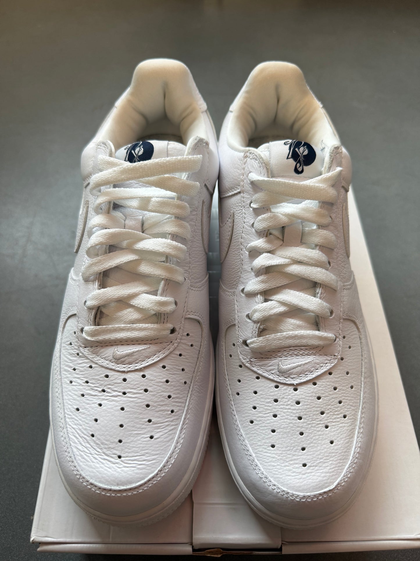 2017 SIZE 9.5 NIKE AIR FORCE 1 ROC-A-FELLA (AF100) (NEW WITH BOX)