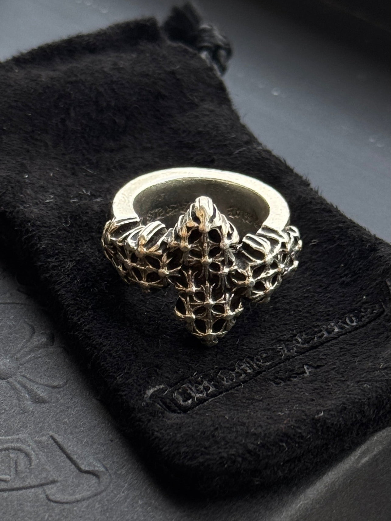 CHROME HEARTS CEMETARY POINTER SILVER RING (SIZE 6.5) (18.2 GRAMS)