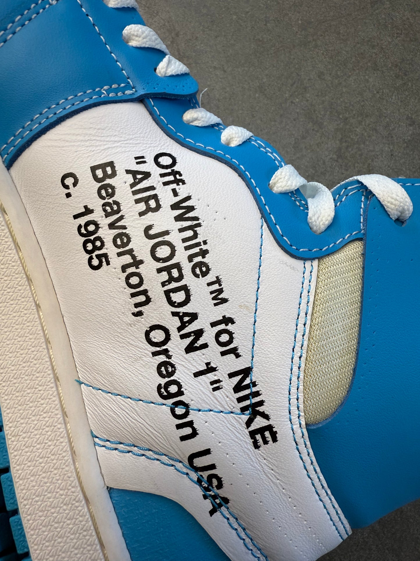 2018 SIZE 10.5 OFF-WHITE JORDAN 1 UNIVERSITY BLUE (PRE-OWNED NO BOX/LACES)
