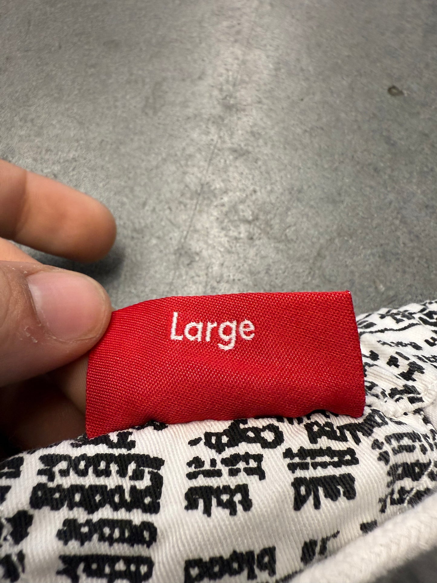 FW18 SUPREME NEWSPRINT SKATE PANT