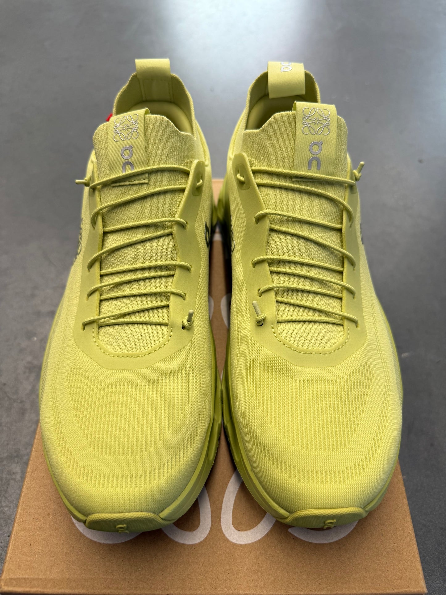 2023 SIZE 8 CLOUDTILT LOEWE - LIME GREEN (PRE-OWNED WITH BOX)