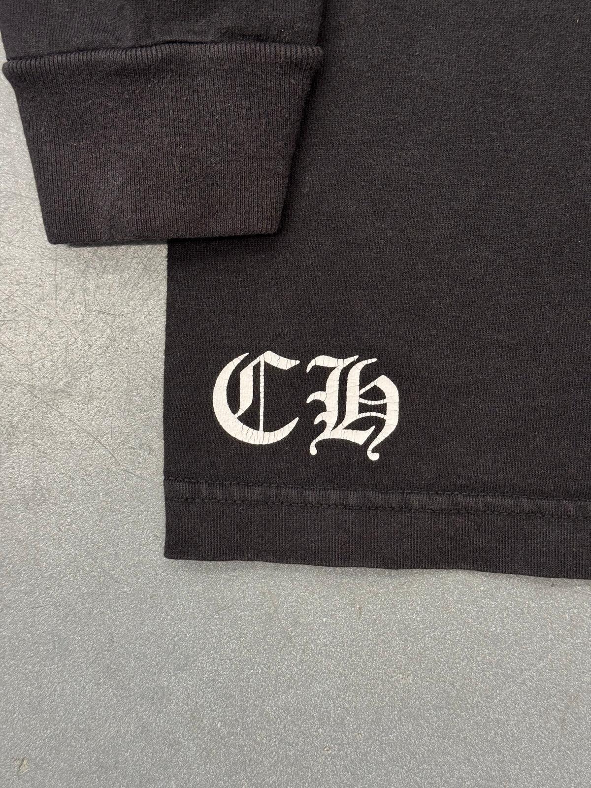 2010-12 CHROME HEARTS BLUE CROSS HORSESHOE LONG SLEEVE POCKET TEE - BLACK/BLUE