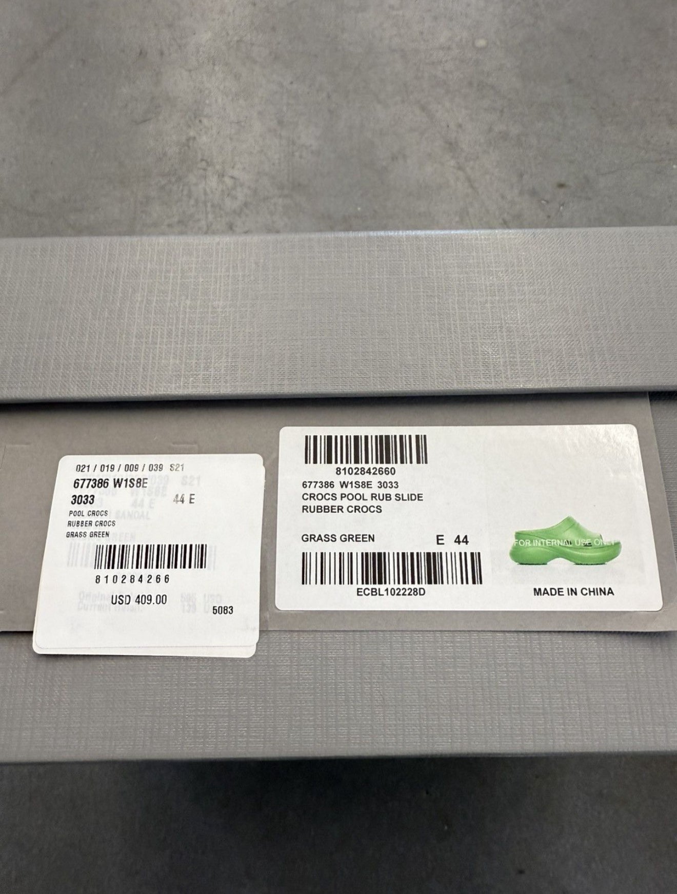 SIZE 44 BALENCIAGA POOL CROCS RUBBER SLIDE GRAS GREEN (NEW WITH BOX)