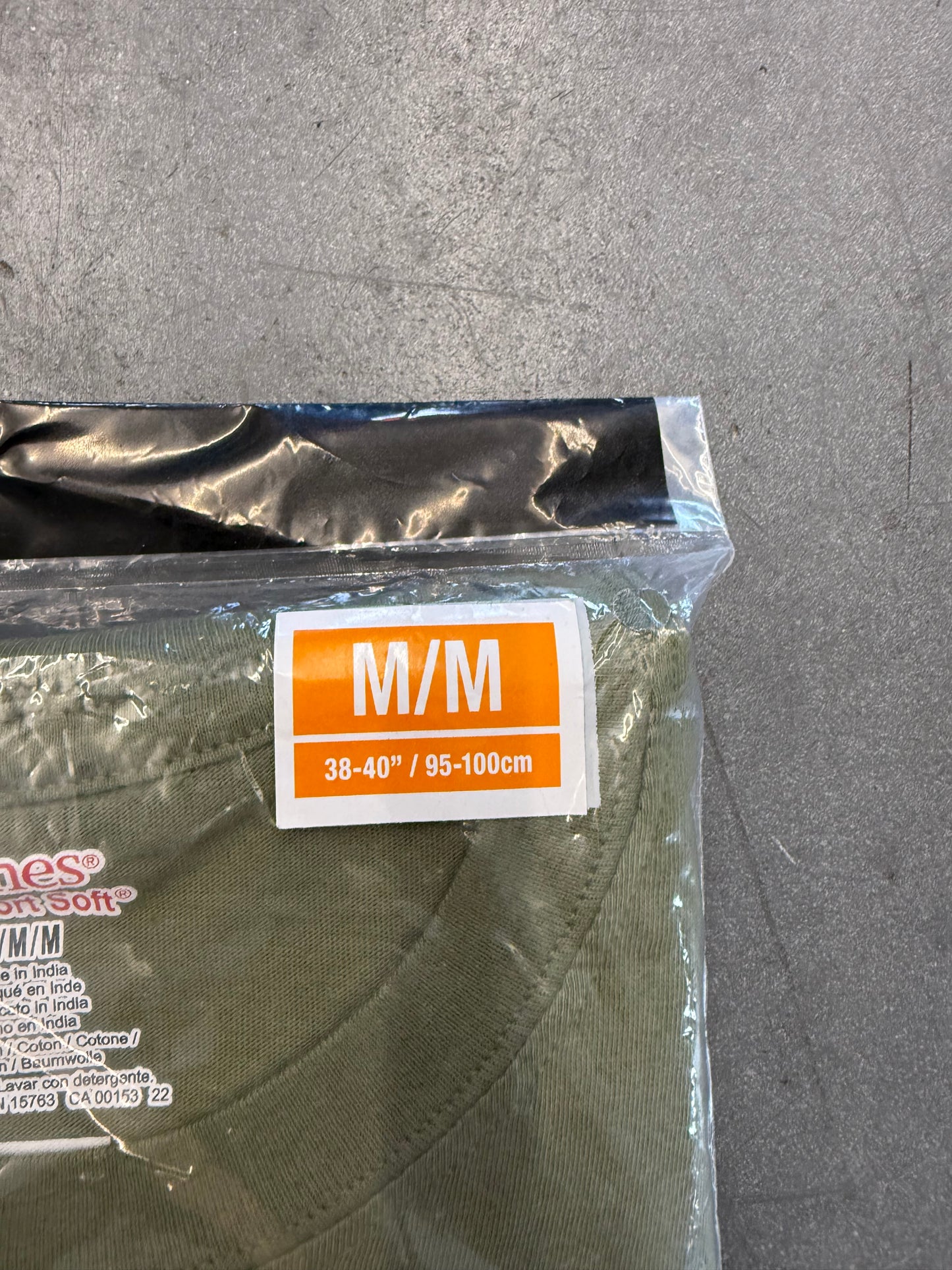 SS22 SUPREME HANES TAGLESS T-SHIRTS OLIVE 2 PACK (M)