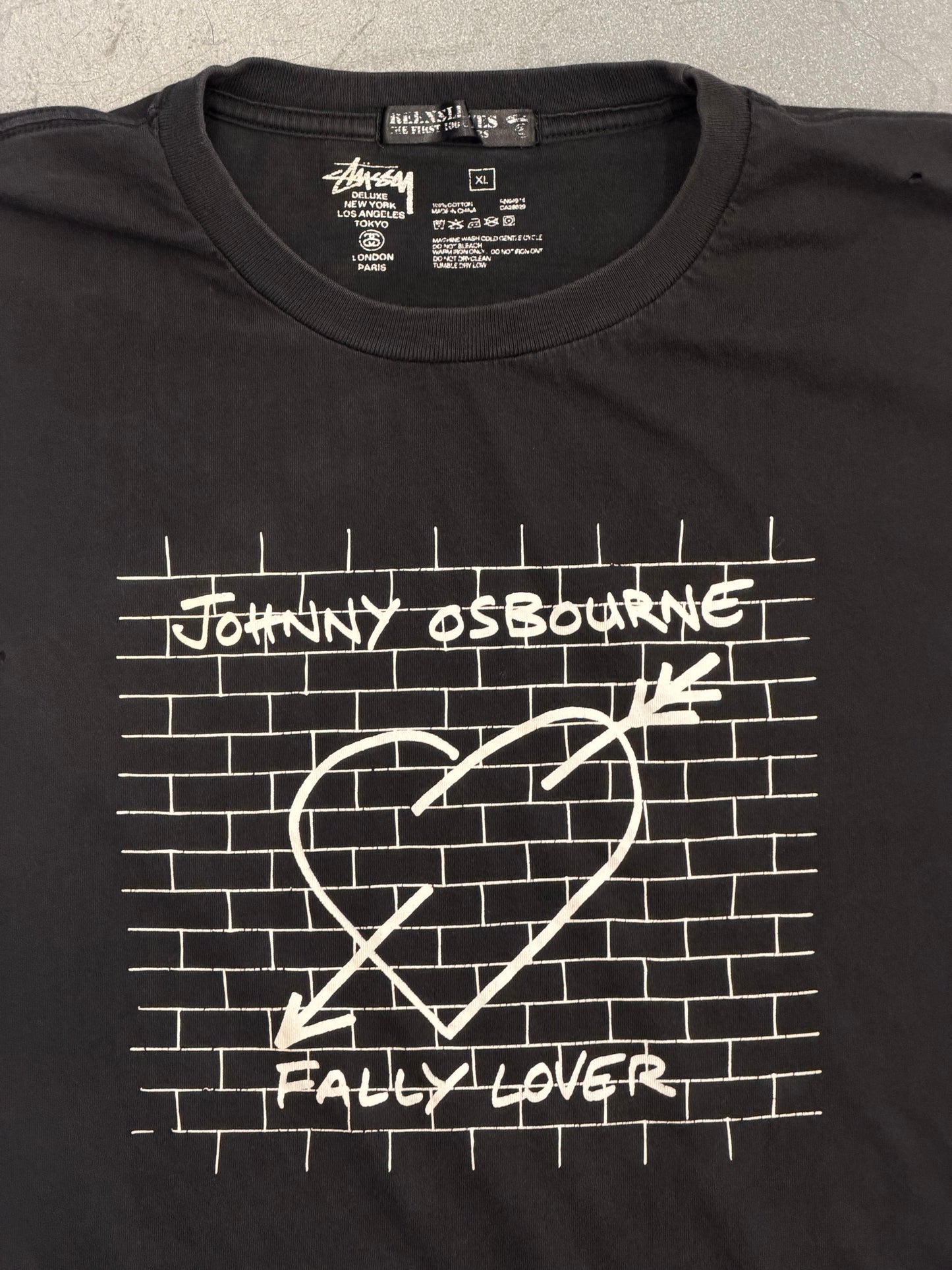 VINTAGE STUSSY JOHNNY OSBOURNE FALLY LOVER DISTRESSED TEE