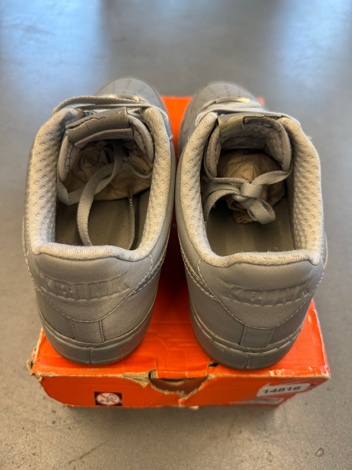 2008 SIZE 9.5 NIKE AIR FORCE 1 LOW 1WORLD KRINK (PRE-OWNED WITH REPLACEMENT BOX)