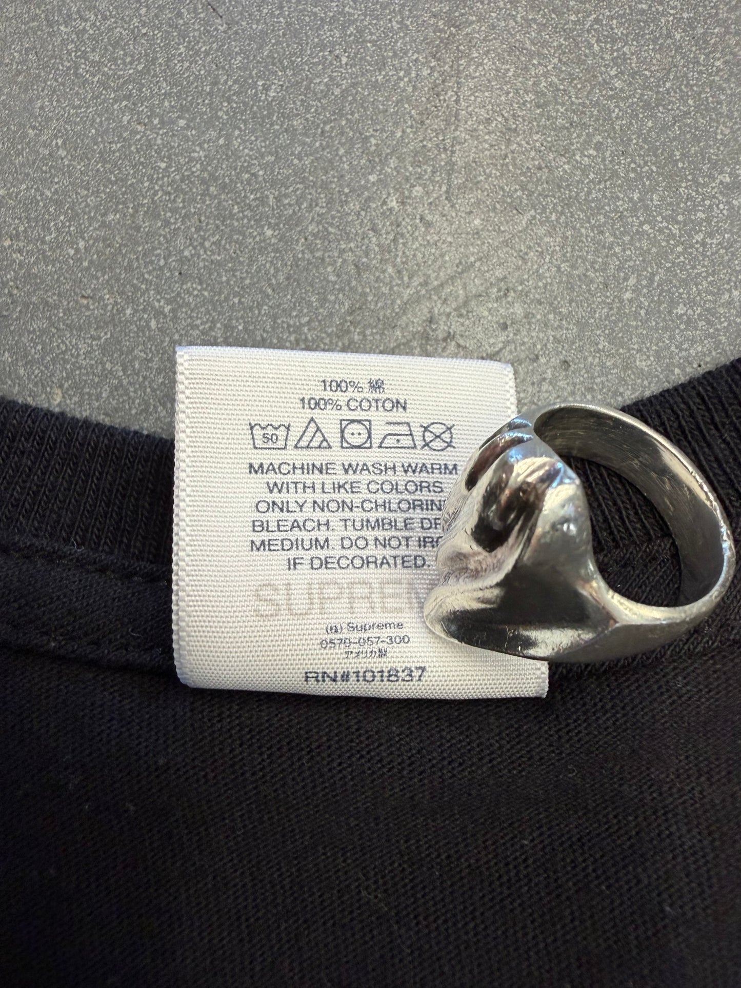 SS22 SUPREME ALIEN TEE - BLACK