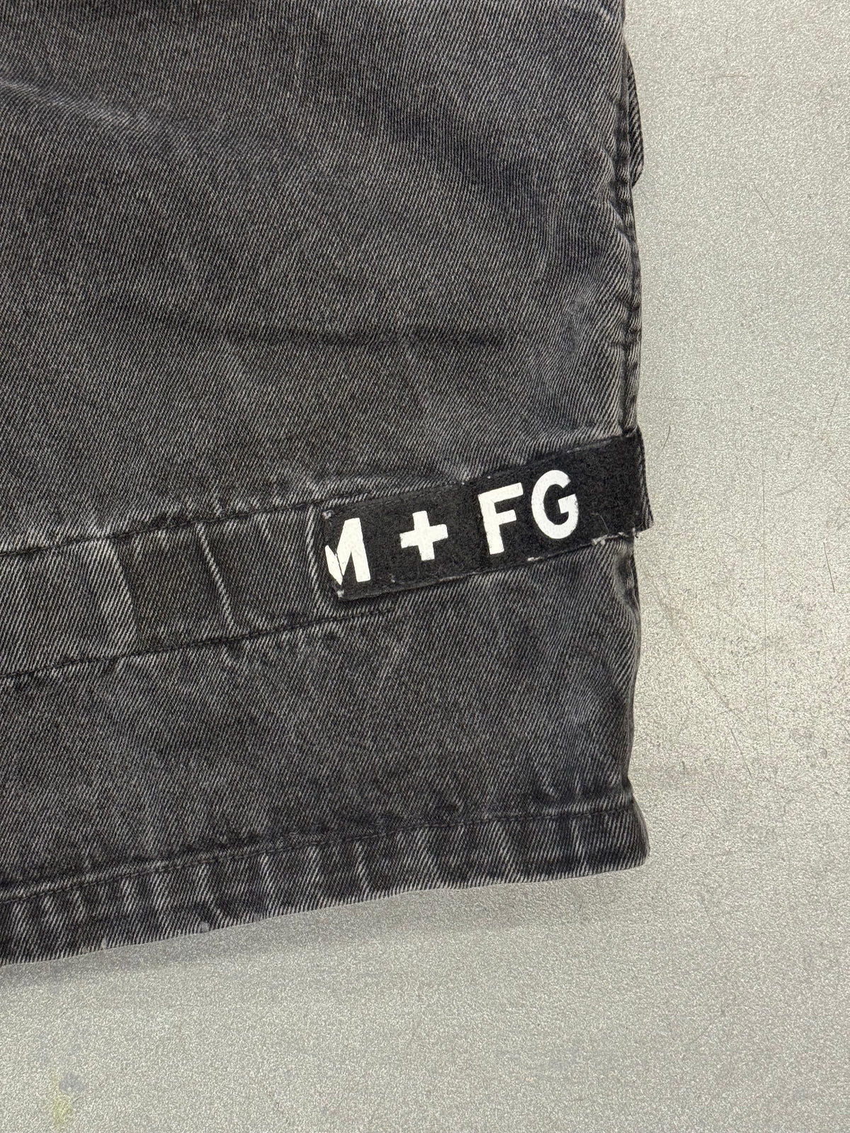 Y2K MARITHE FRANCOIS GIRBAUD SHUTTLE STRAP SHORTS - BLACK/BLACK