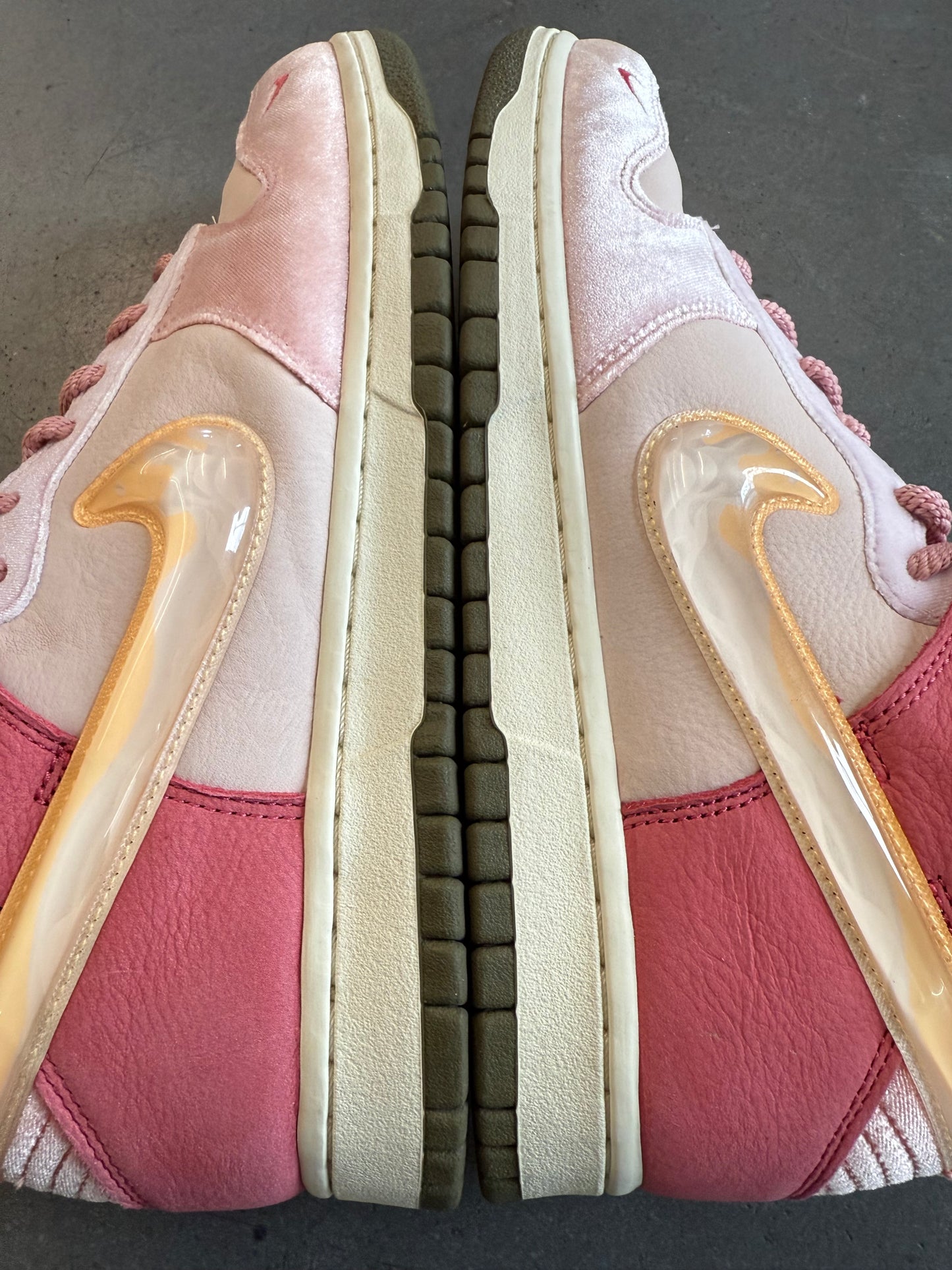 2021 SIZE 11 NIKE DUNK MID SOCIAL STATUS FREE LUNCH STRAWBERRY MILK (PRE-OWNED NO BOX)