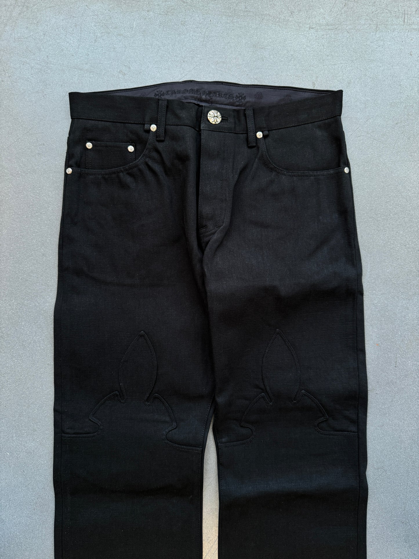 CHROME HEARTS BLACK DENIM FLEUR KNEE PANTS (36) (NEW)