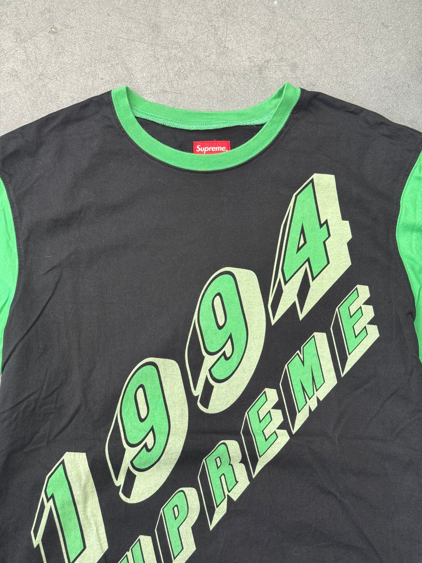 2020 SUPREME BEVEL TEXT RINGER TEE - BLACK