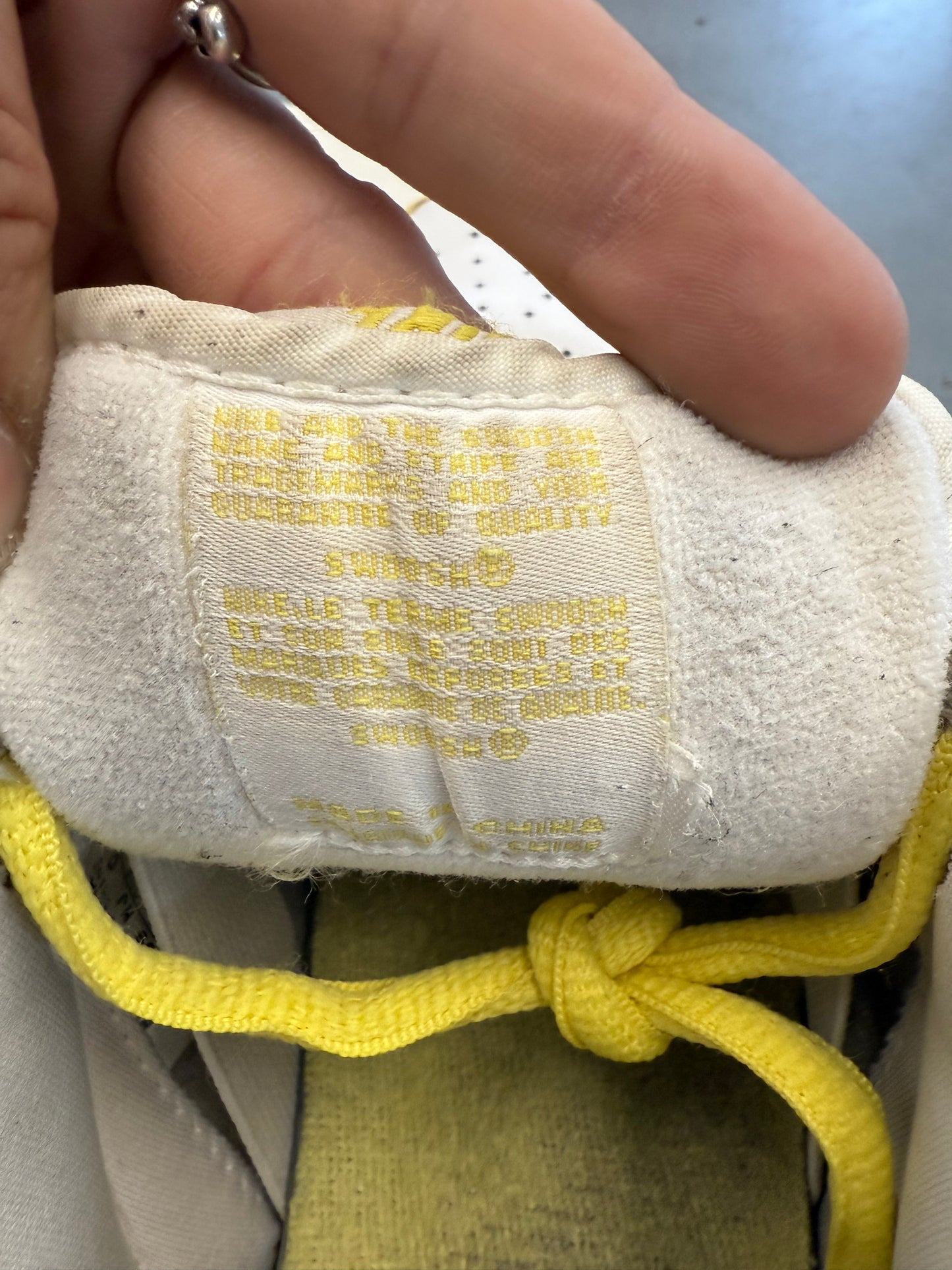 SIZE 9.5 NIKE SB DUNK LOW DE LA SOUL (2005) (PRE-OWNED WITH BOX)