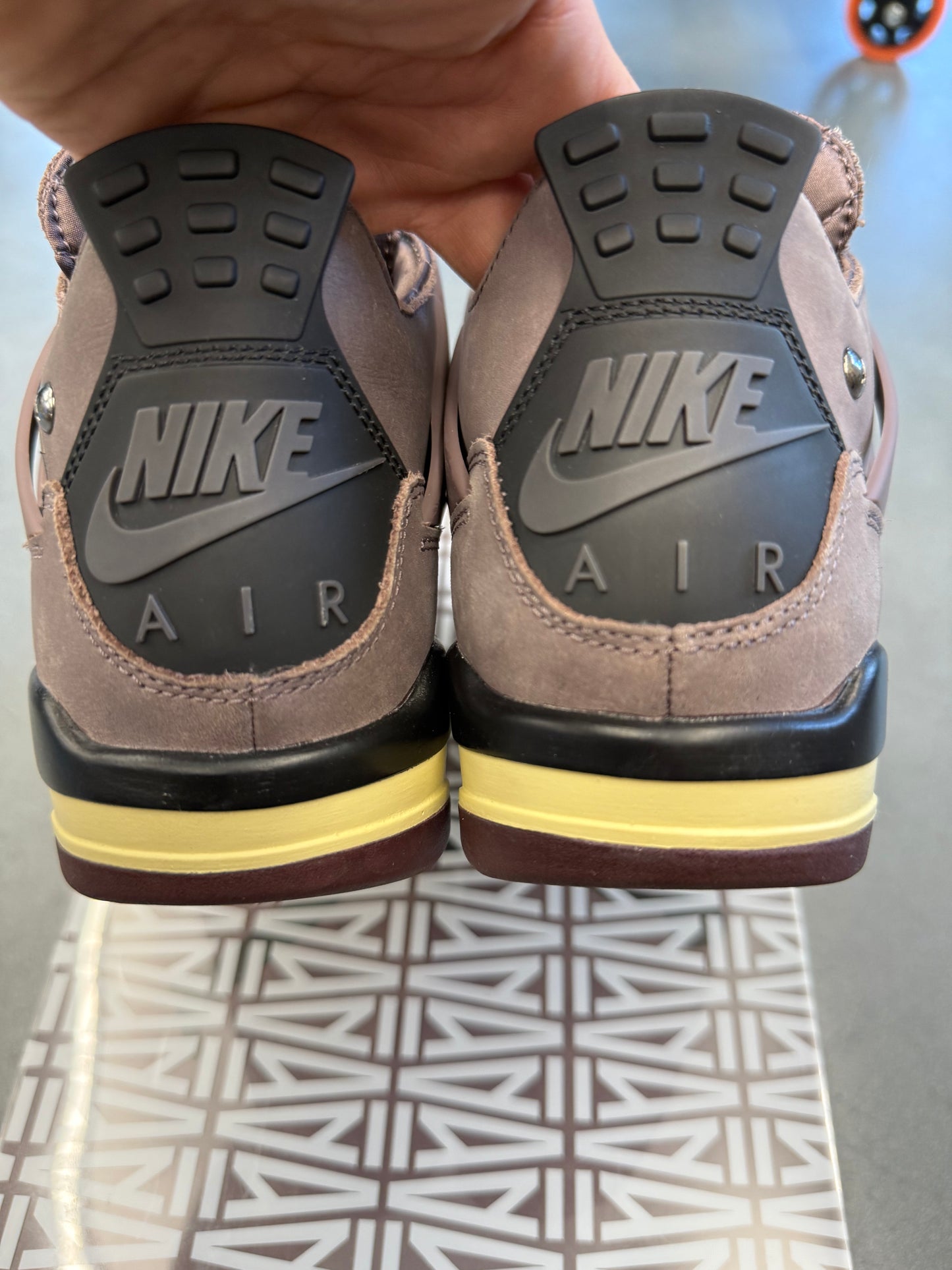 2022 SIZE 5.5 JORDAN 4 RETRO SP A MA MANIERE VIOLET ORE (PRE-OWNED WITH BOX)