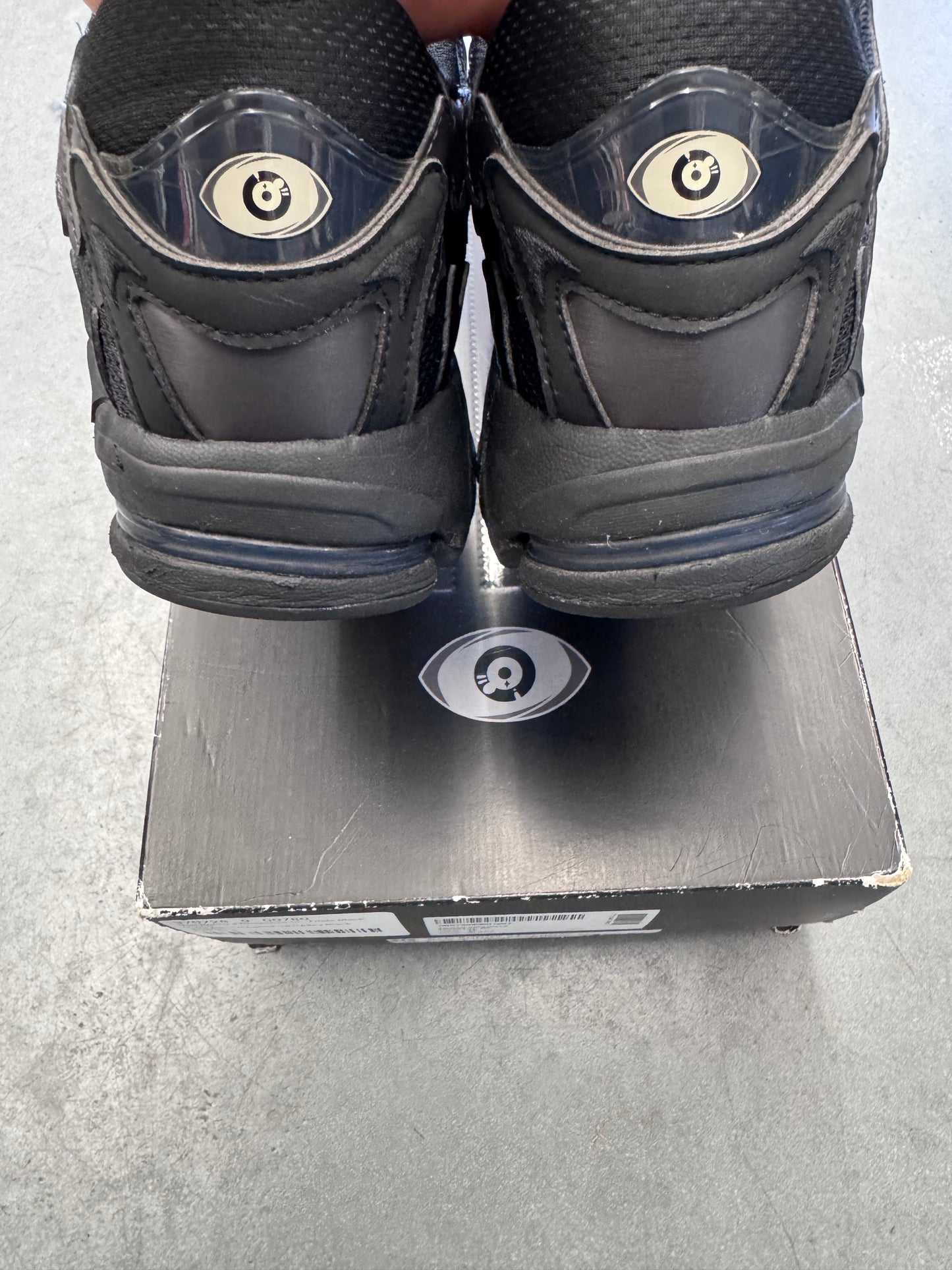 2023 SIZE 10.5 ADIDAS RESPONSE CL BAD BUNNY TRIPLE BLACK (PRE-OWNED WITH BOX)